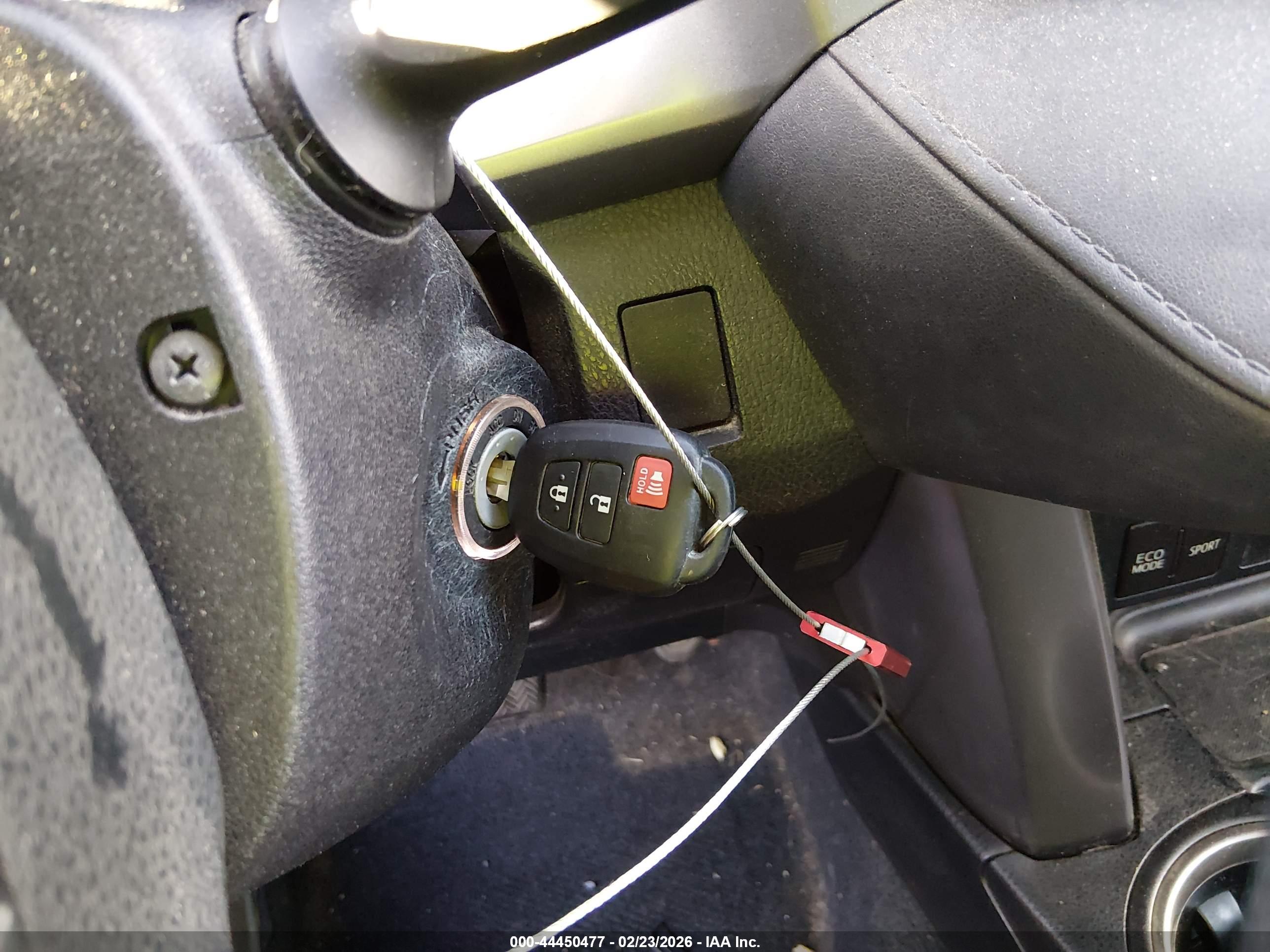 TOYOTA RAV4 image 11