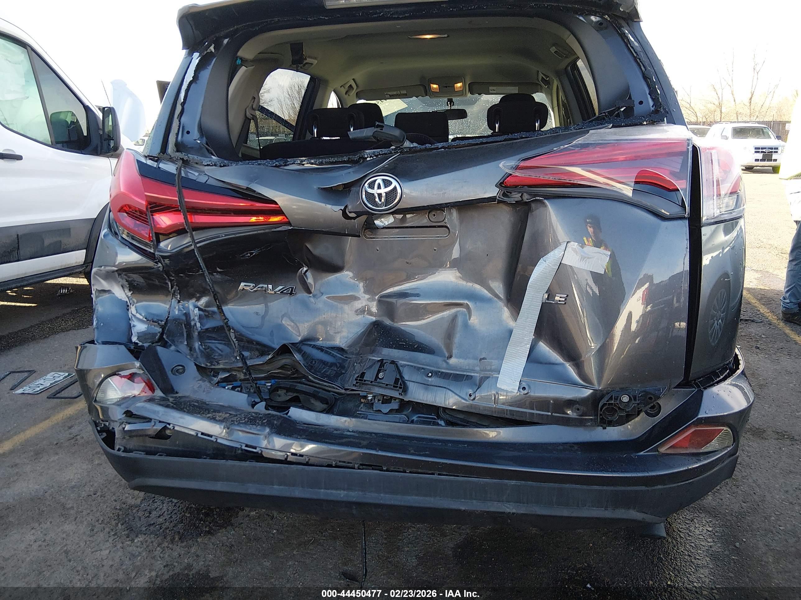 TOYOTA RAV4 image 6