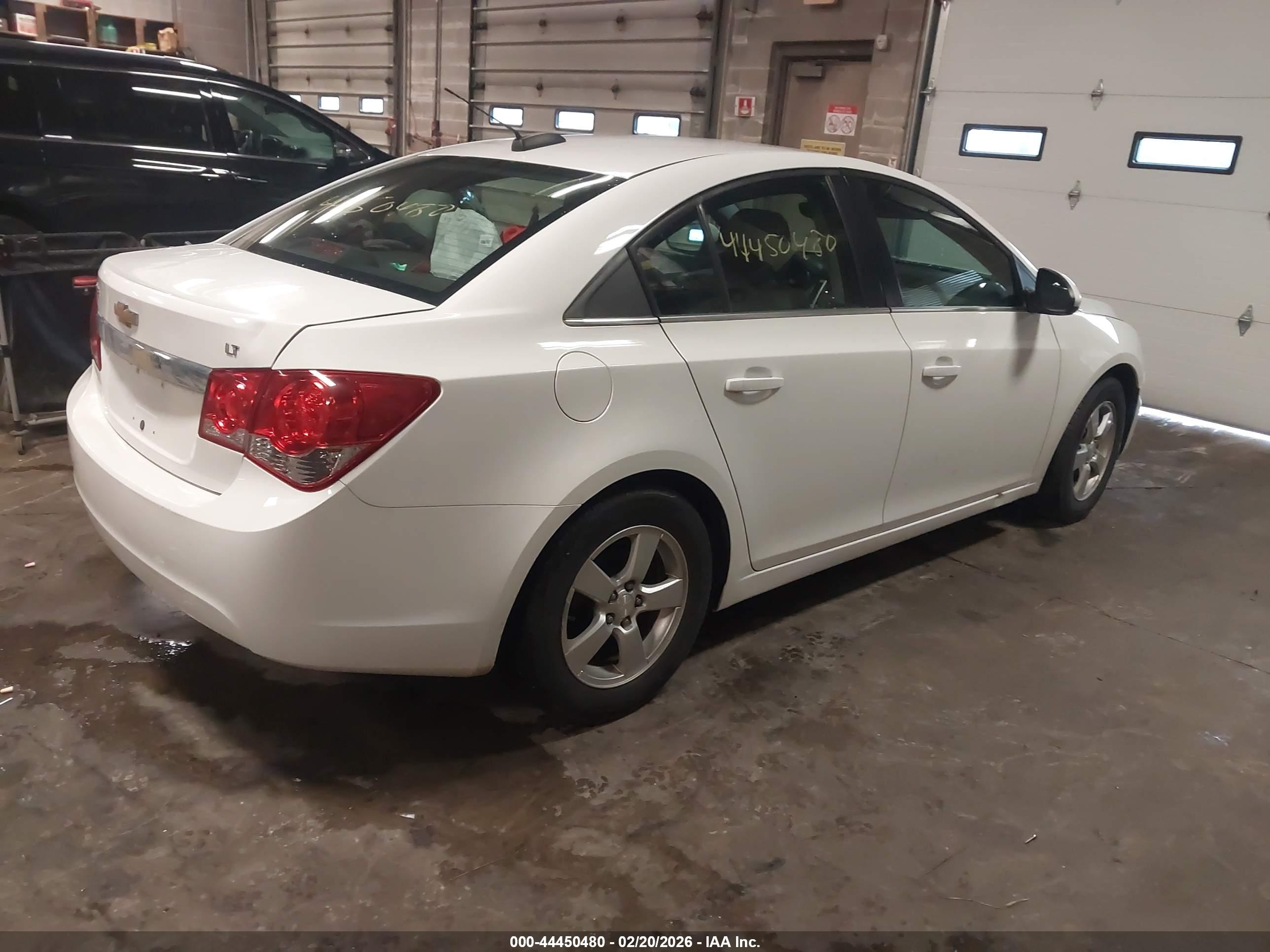CHEVROLET CRUZE image 4