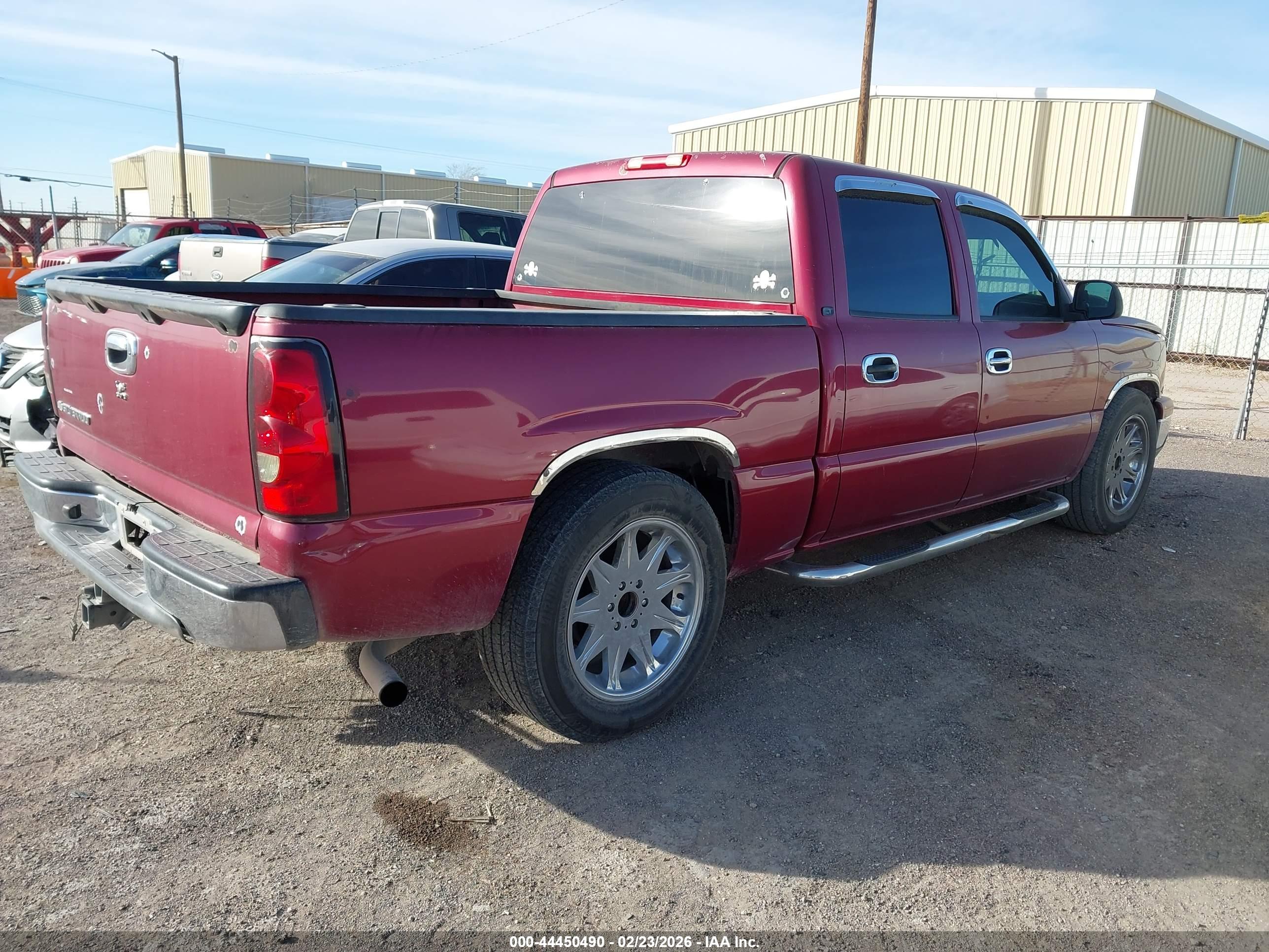CHEVROLET SILVERADO image 4