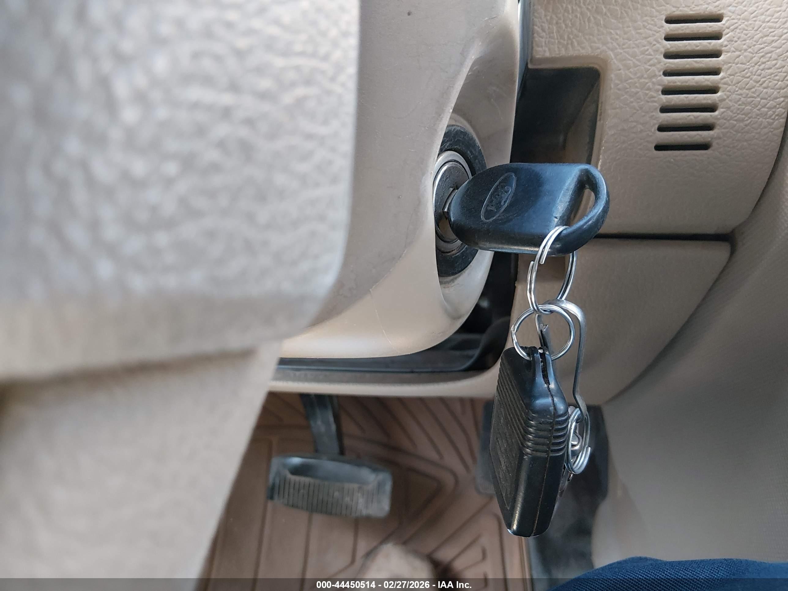 FORD EXPLORER image 11