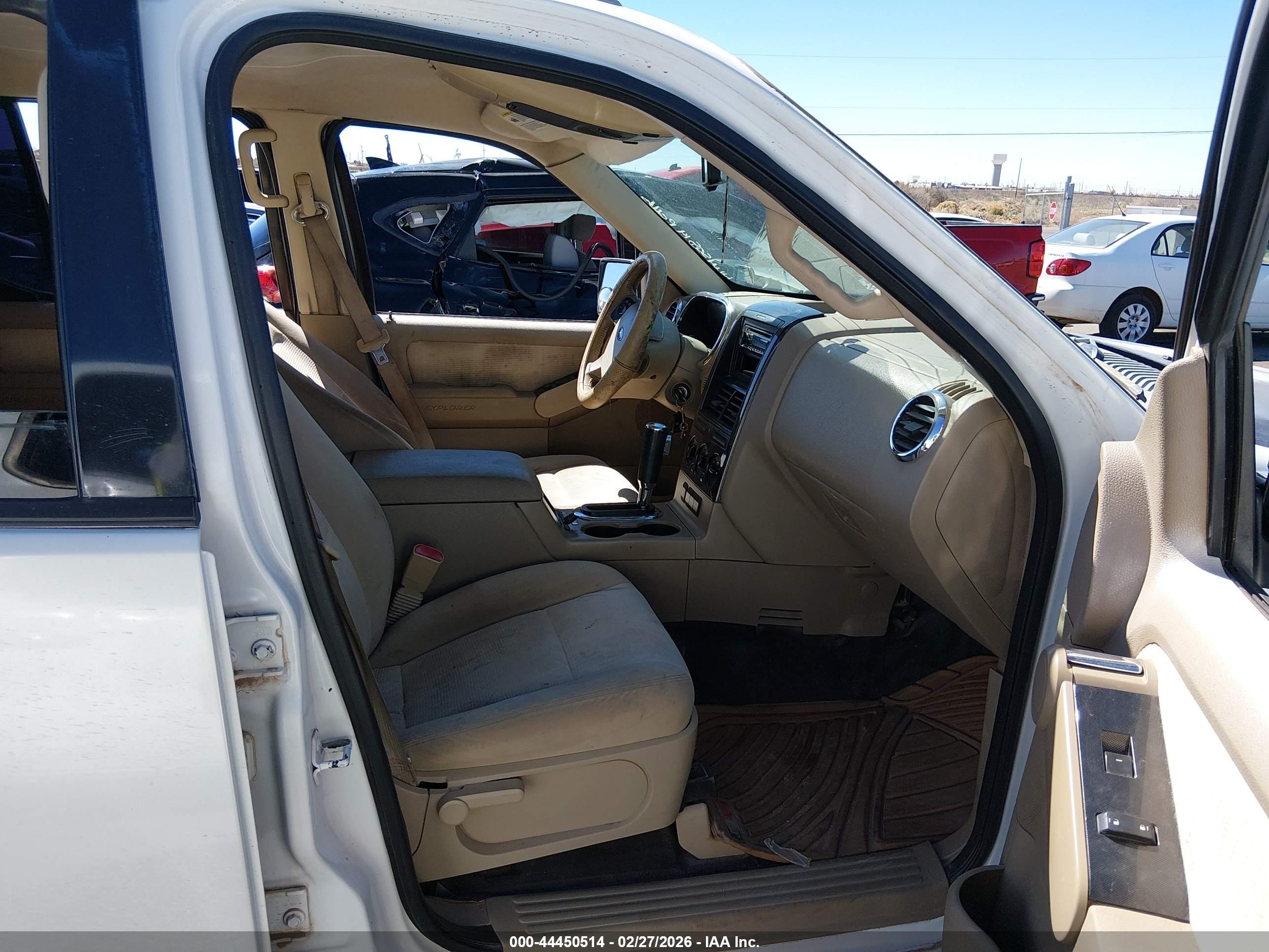FORD EXPLORER image 5