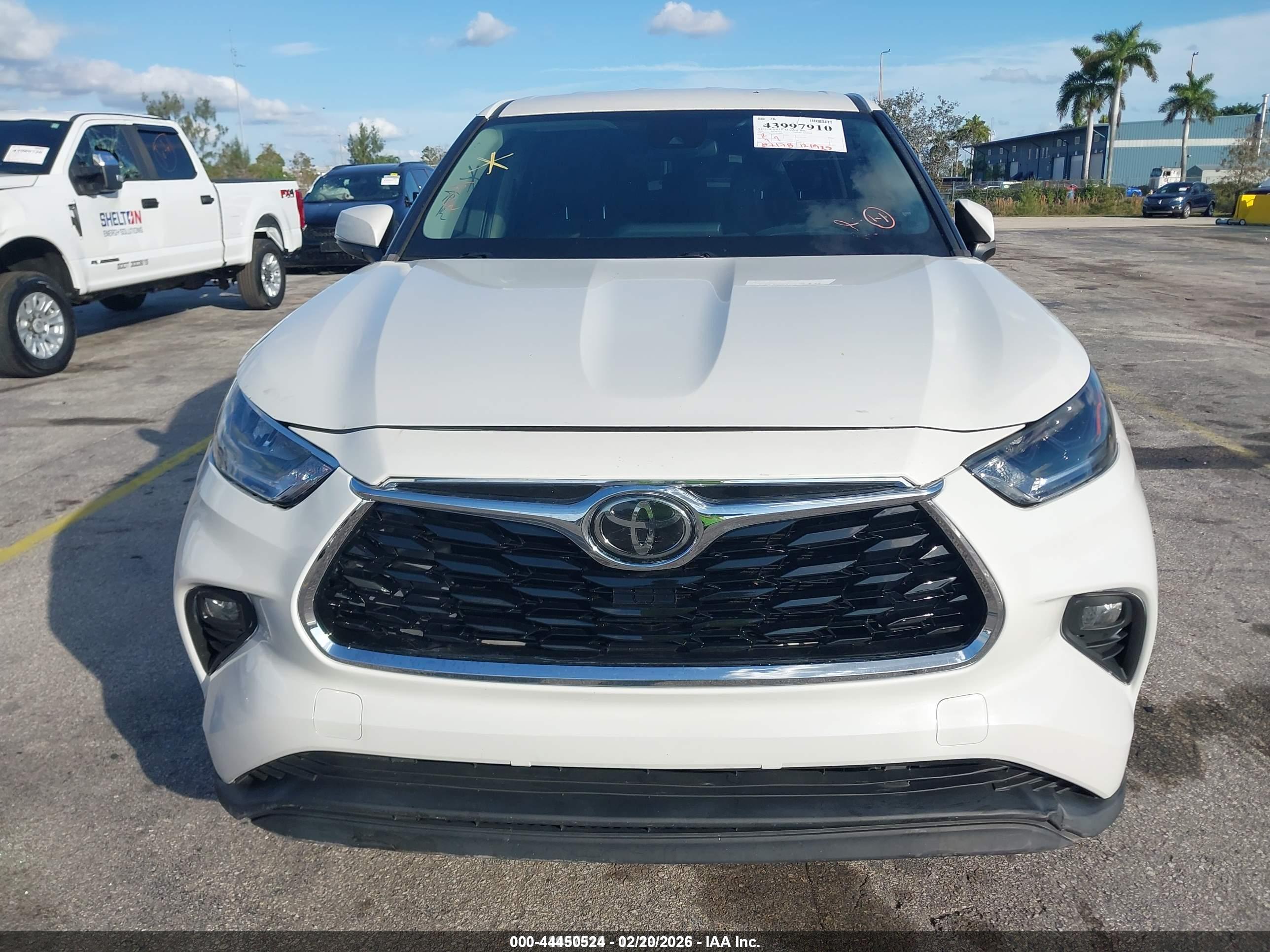 TOYOTA HIGHLANDER image 6