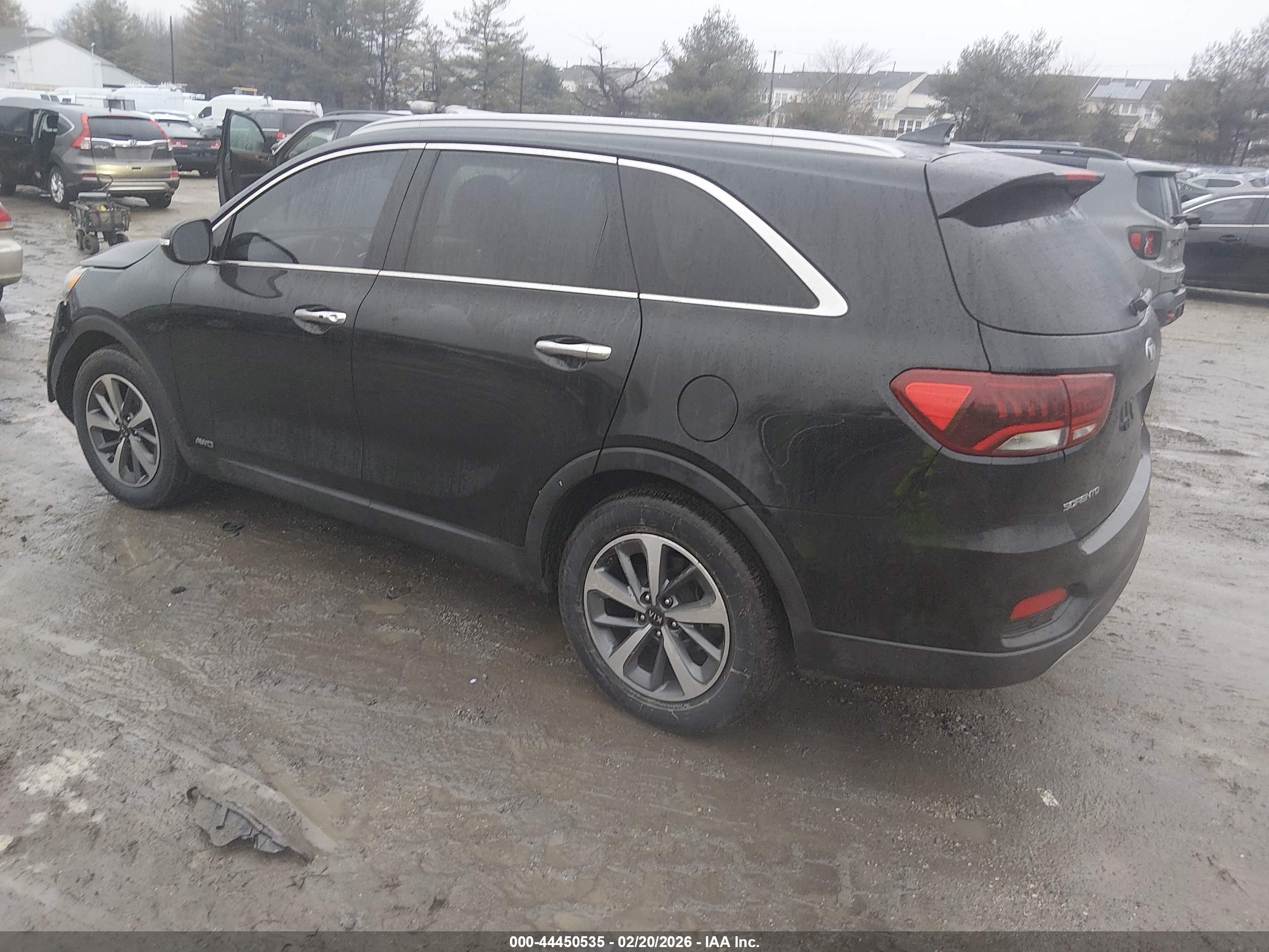 KIA SORENTO image 3