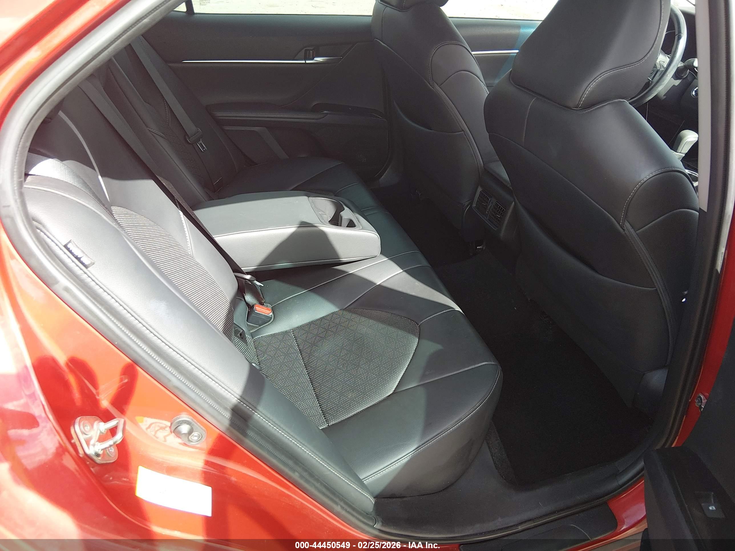 TOYOTA CAMRY image 8