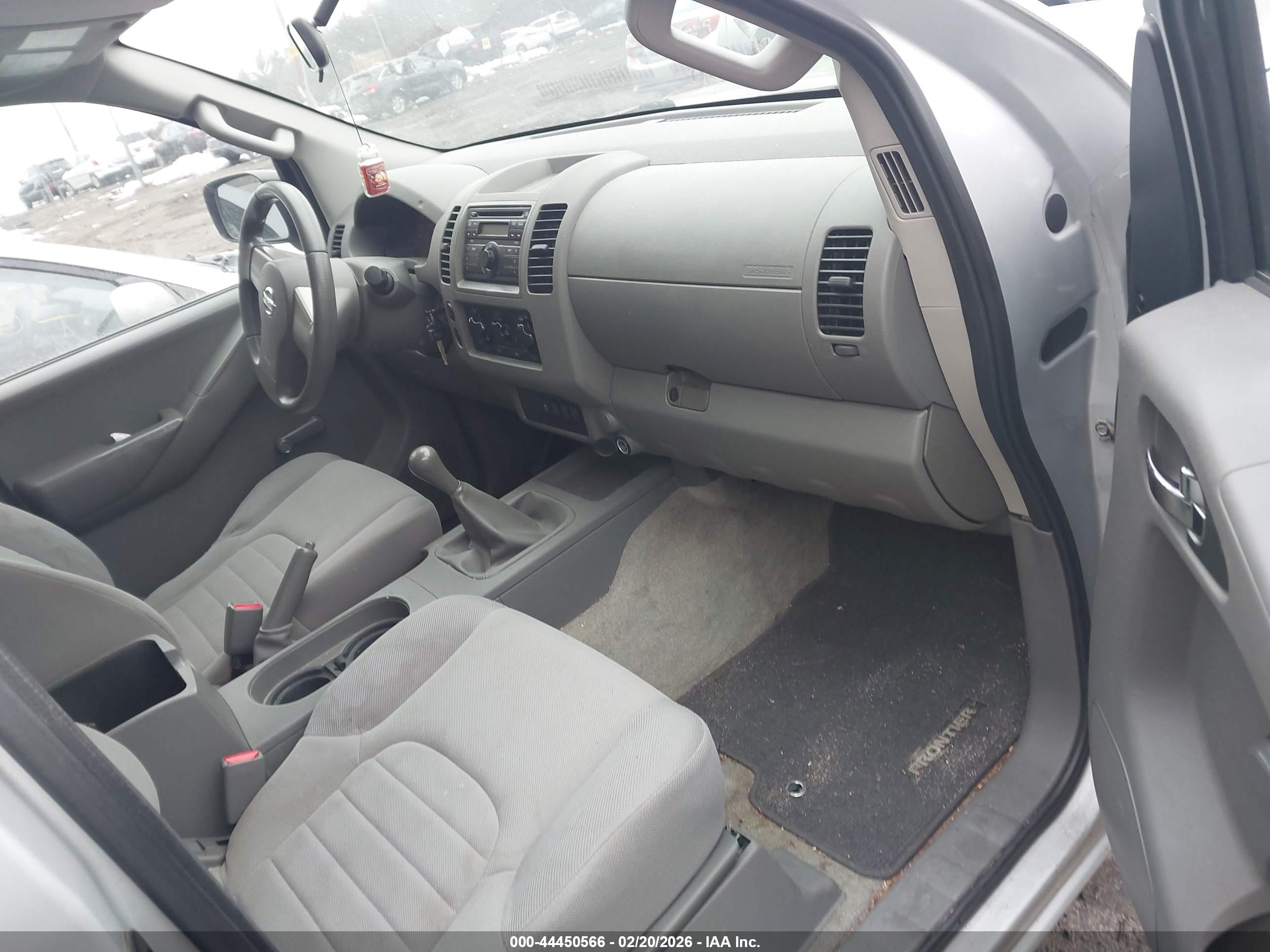 NISSAN FRONTIER image 5