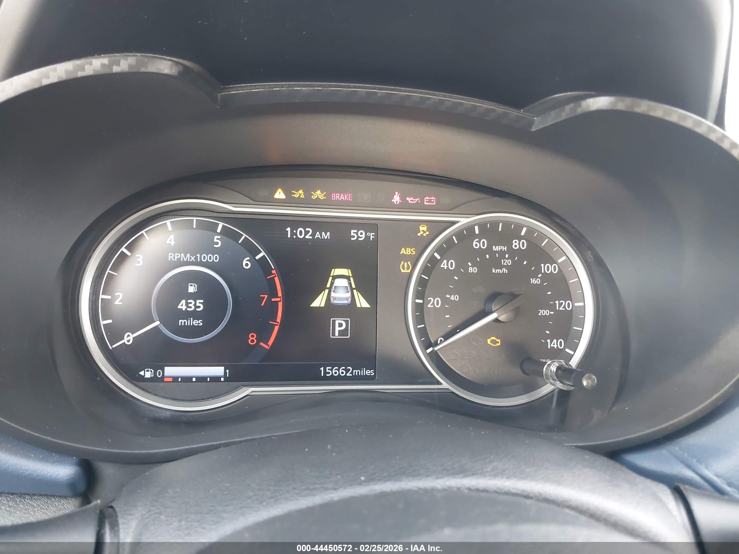 NISSAN VERSA image 7