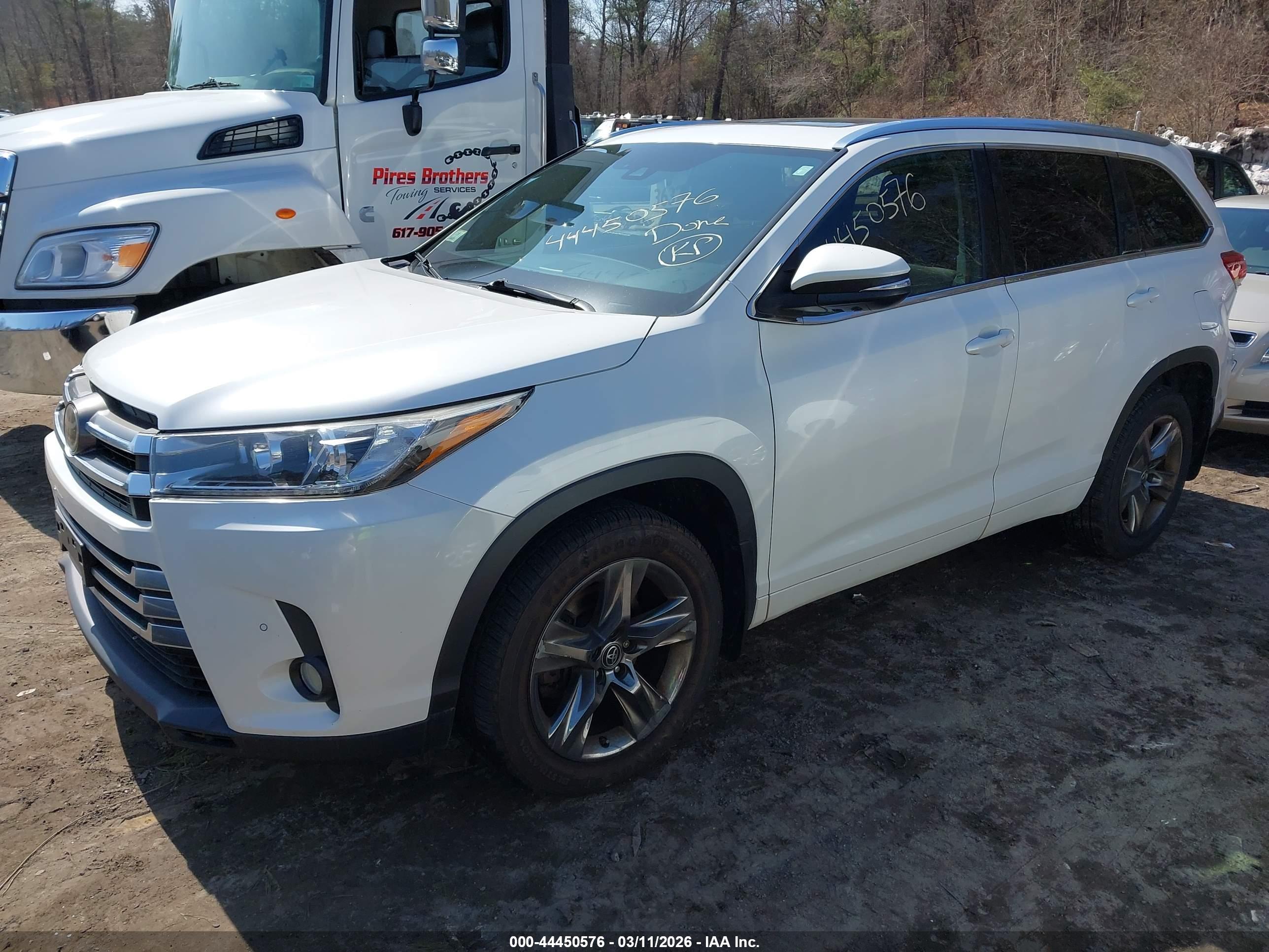 TOYOTA HIGHLANDER image 2