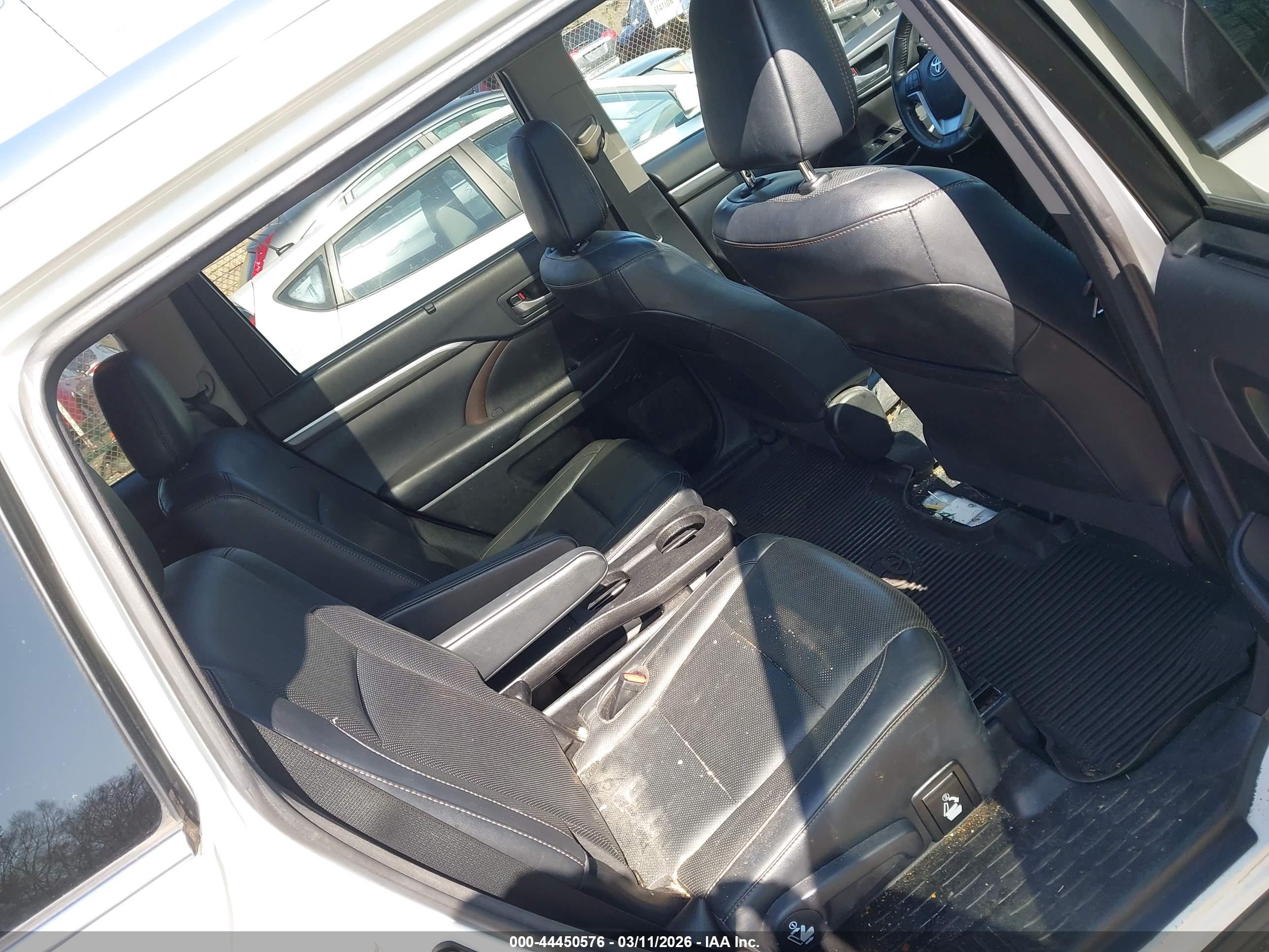 TOYOTA HIGHLANDER image 8