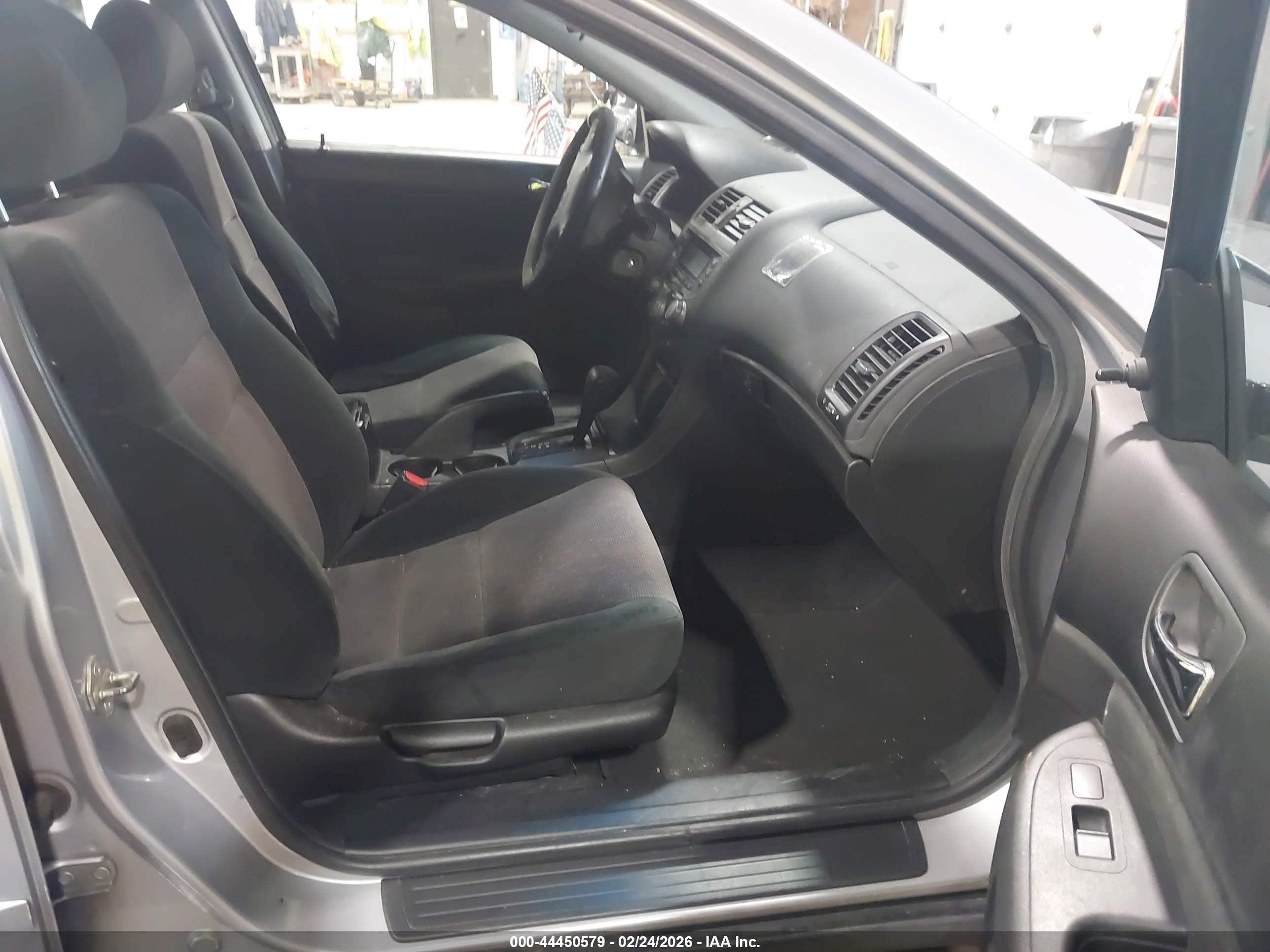 HONDA ACCORD image 5