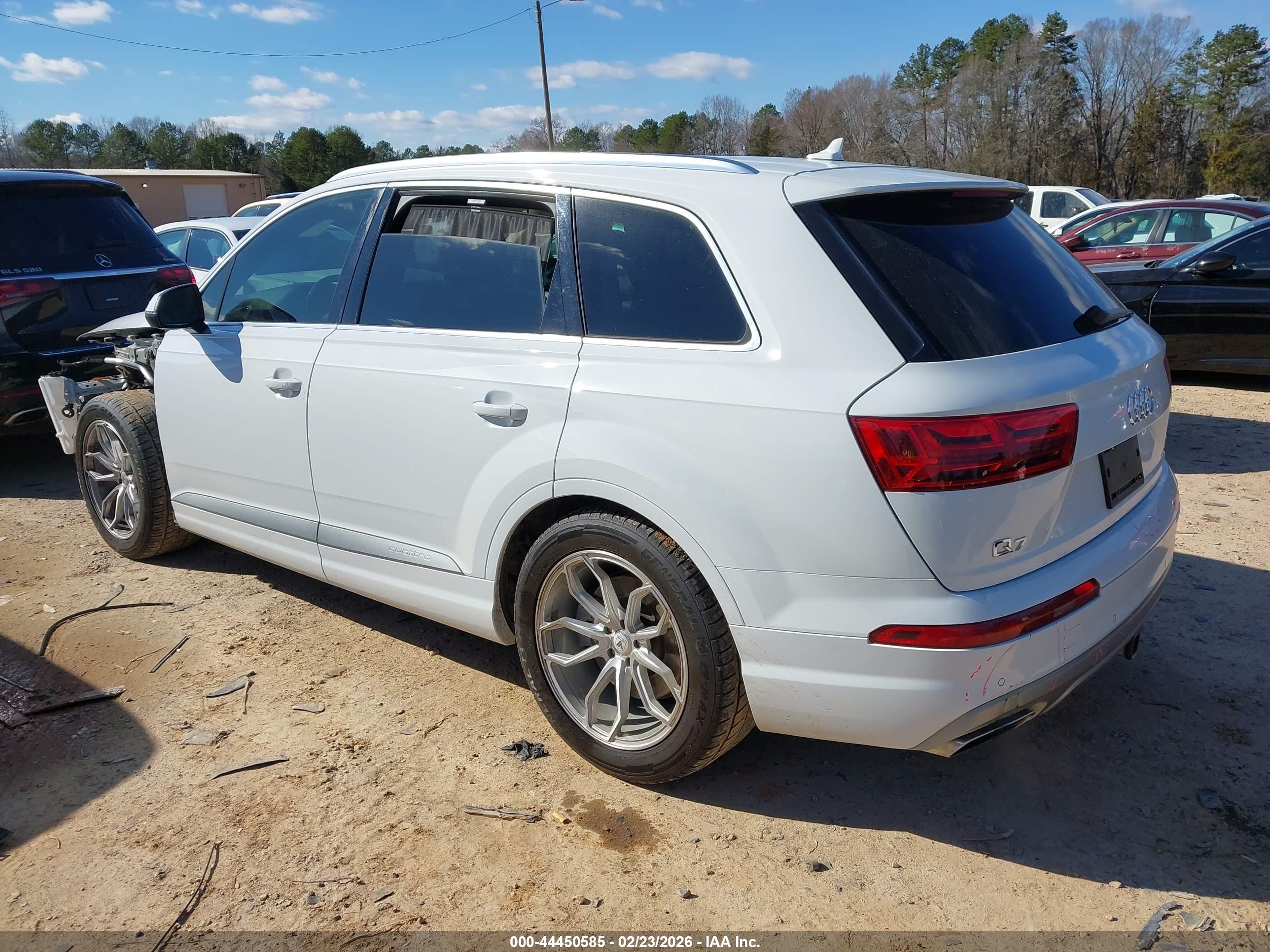 AUDI Q7 image 3