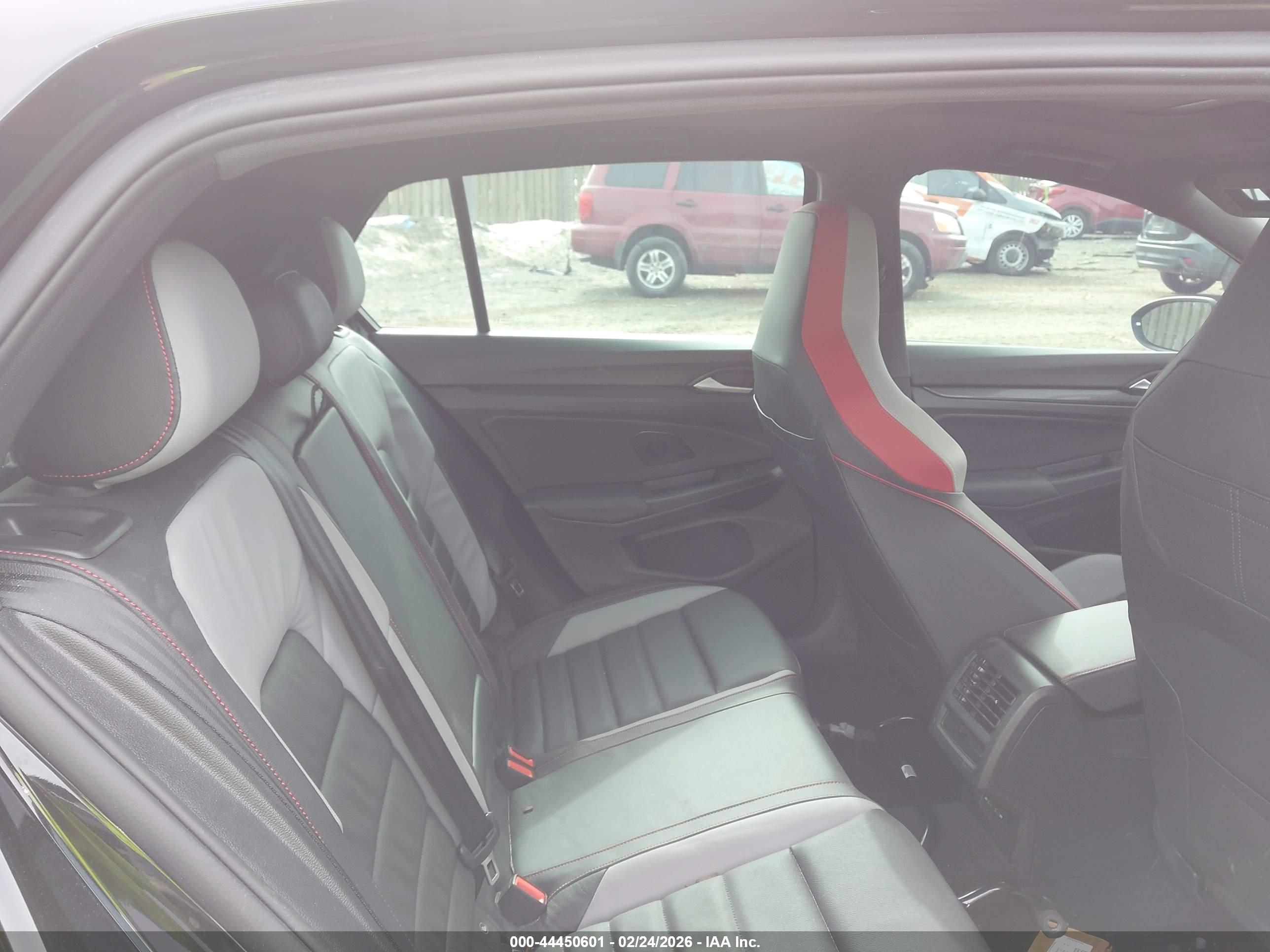 VOLKSWAGEN GOLF image 8