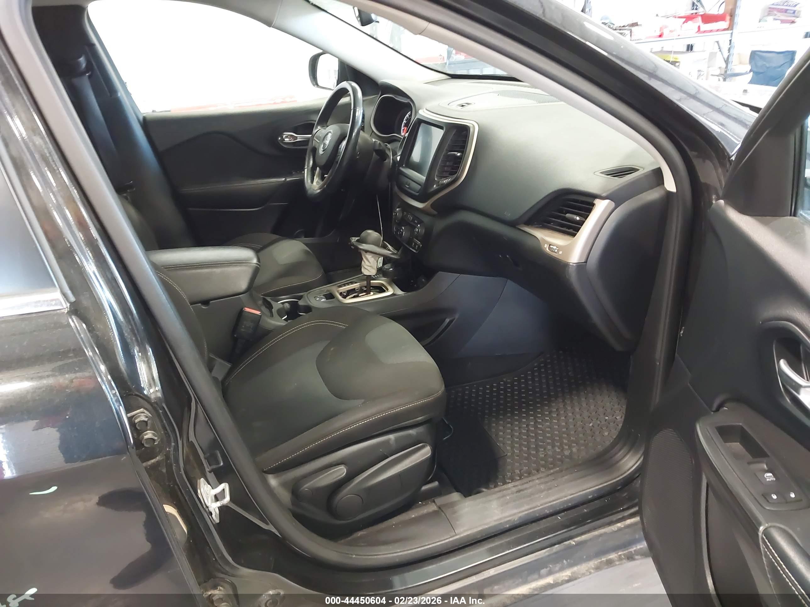 JEEP CHEROKEE image 5