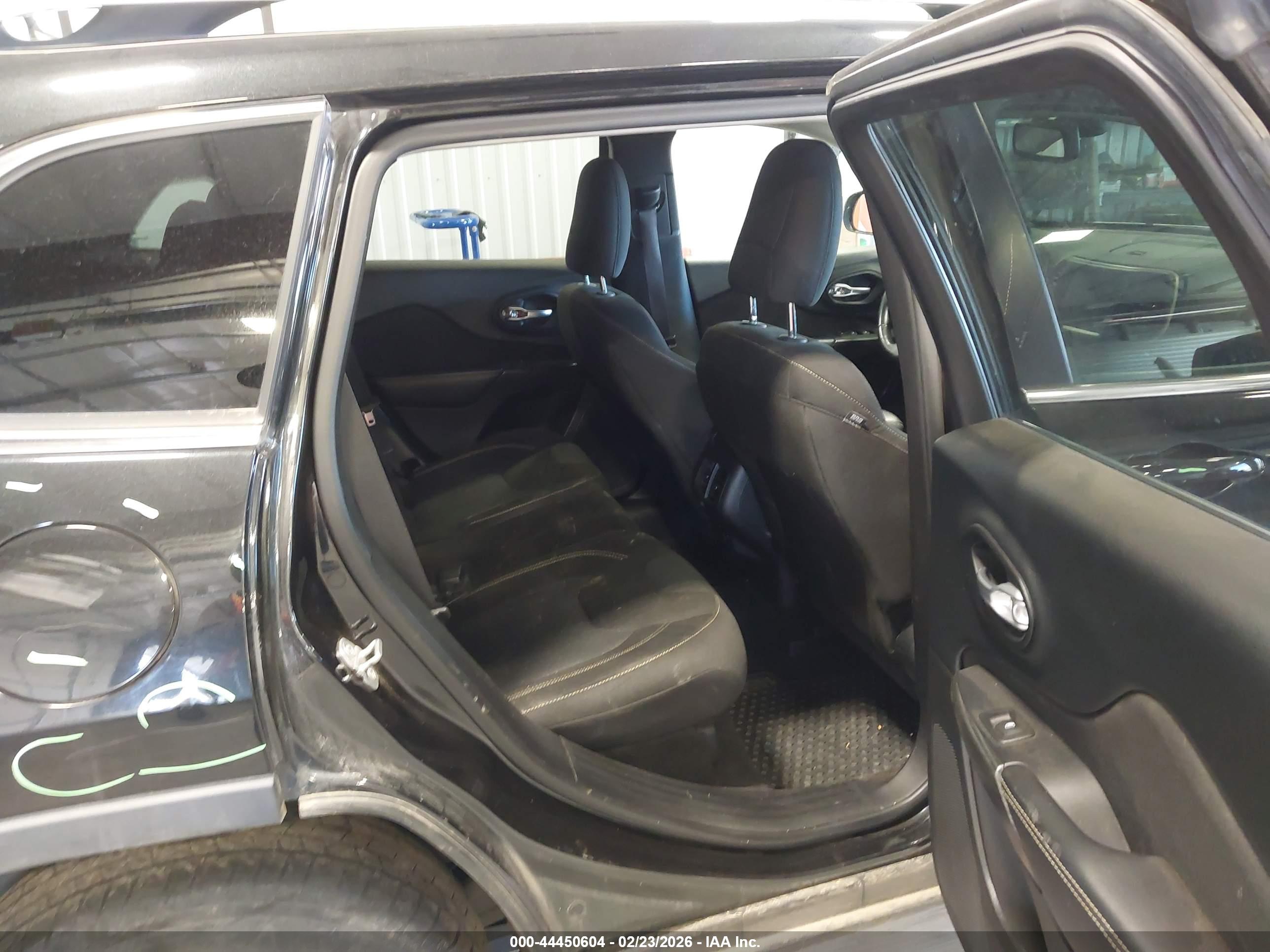 JEEP CHEROKEE image 8