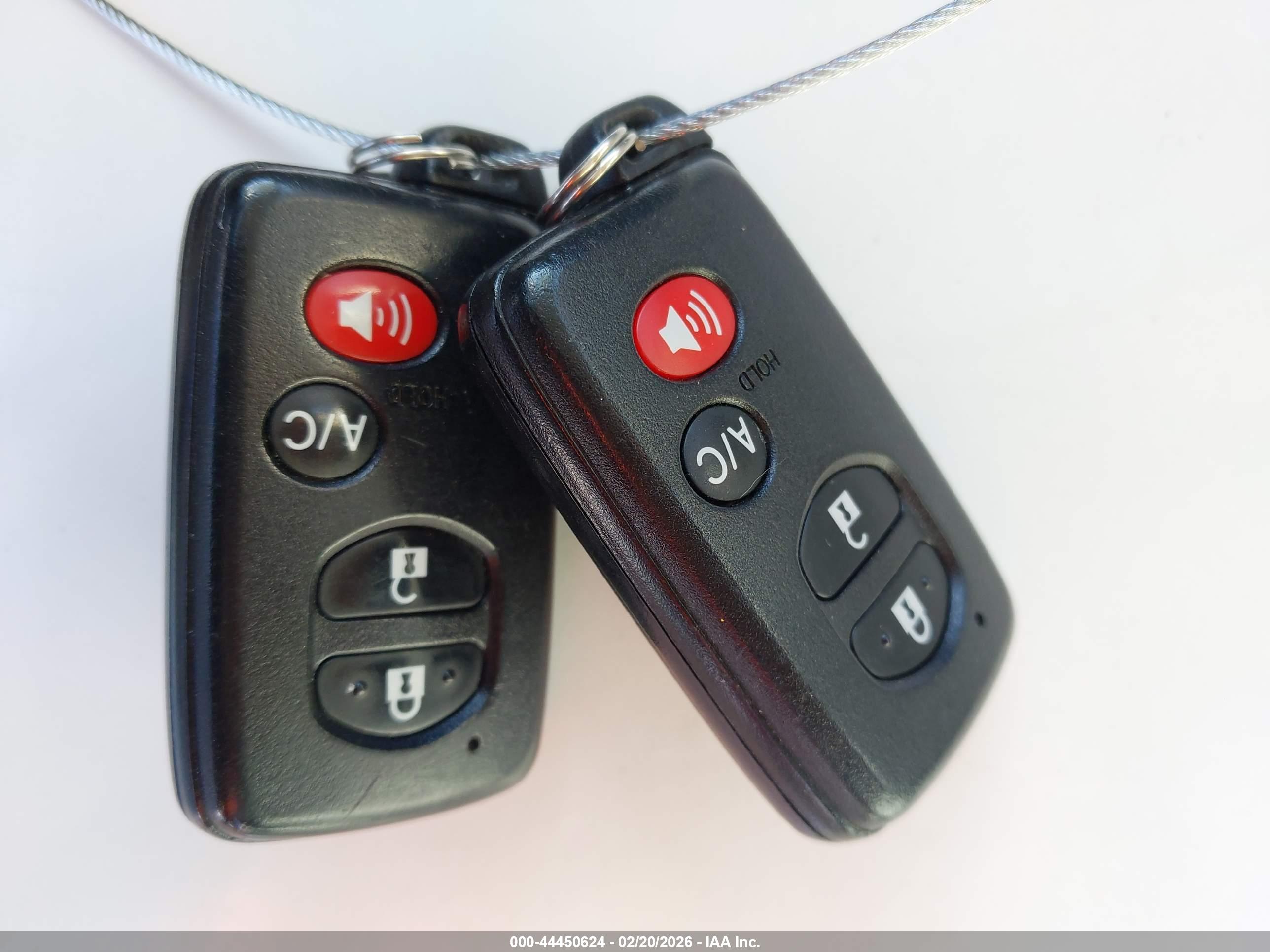 TOYOTA PRIUS image 11