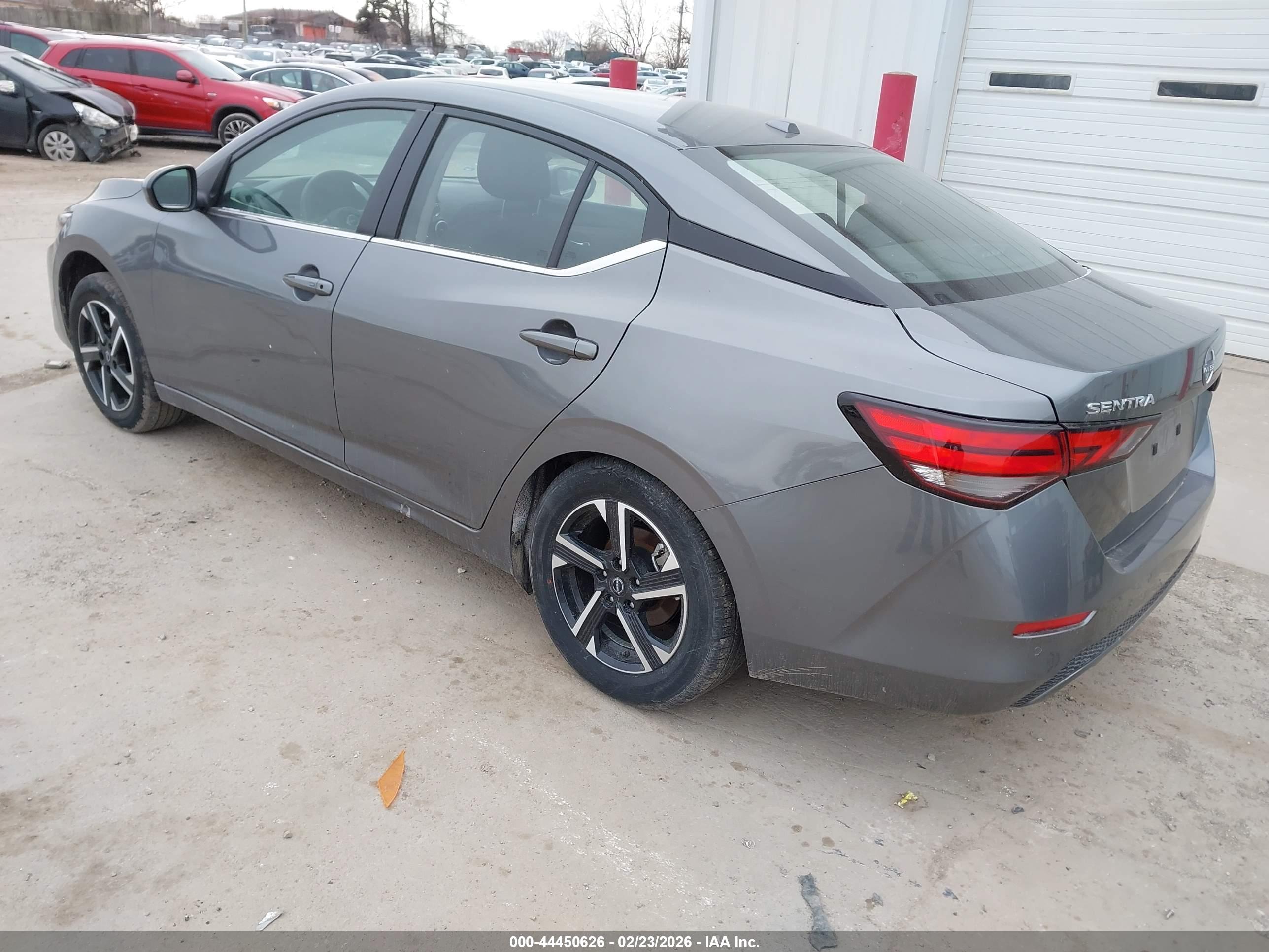 NISSAN SENTRA image 3