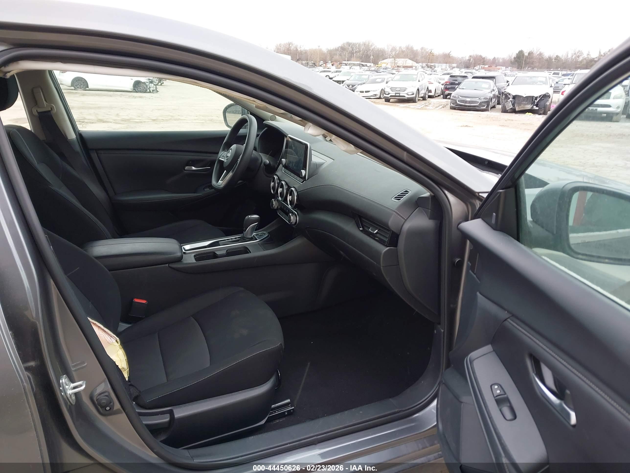NISSAN SENTRA image 5
