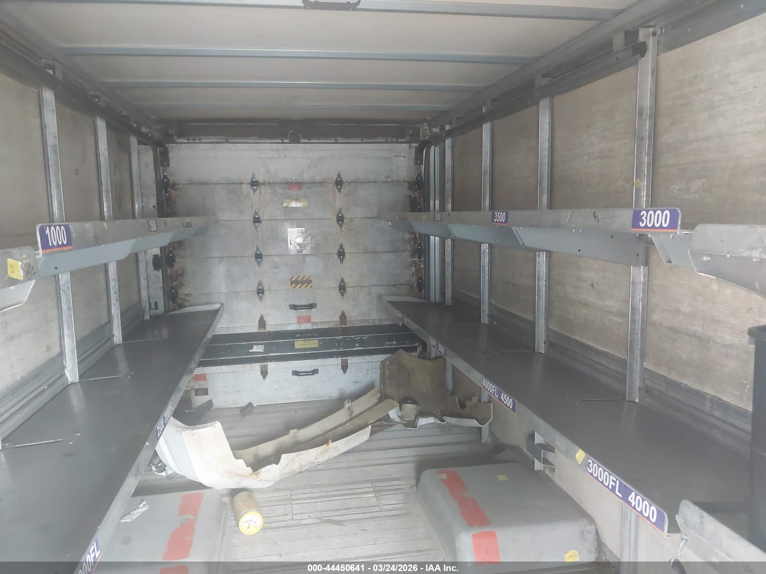 ISUZU COMMERCIAL image 8