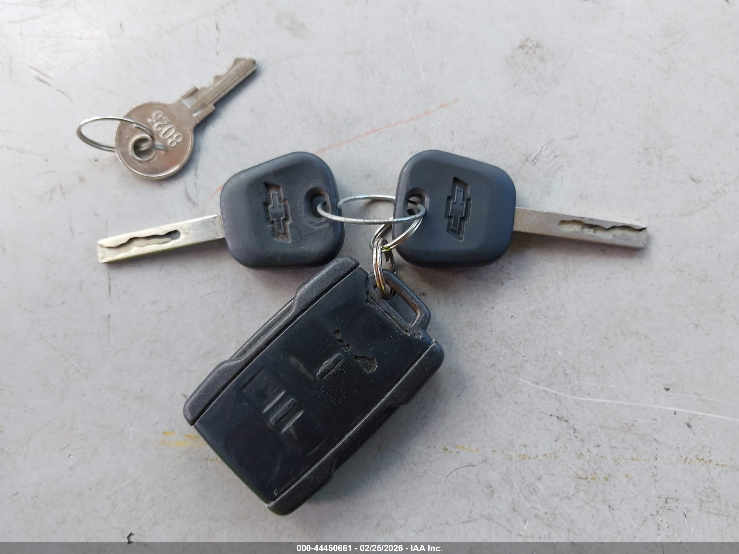 CHEVROLET COLORADO image 11