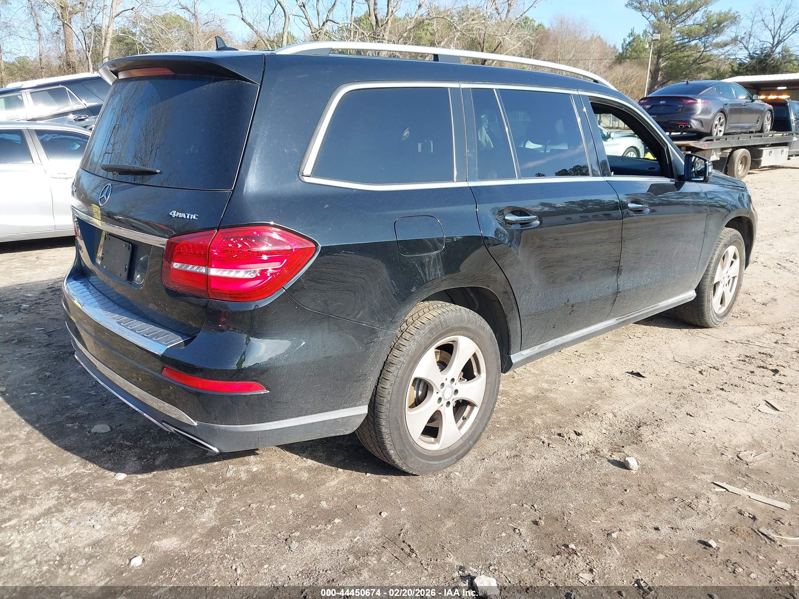 MERCEDES-BENZ GLS image 4