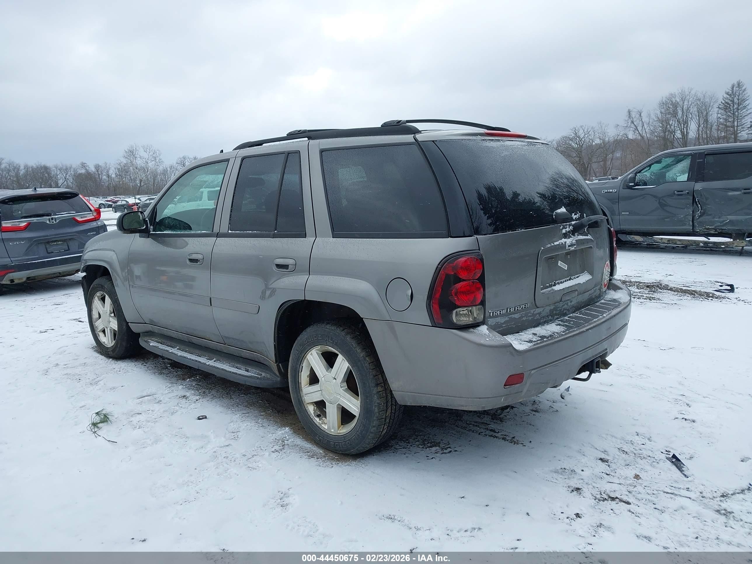 CHEVROLET TRAILBLAZER image 3