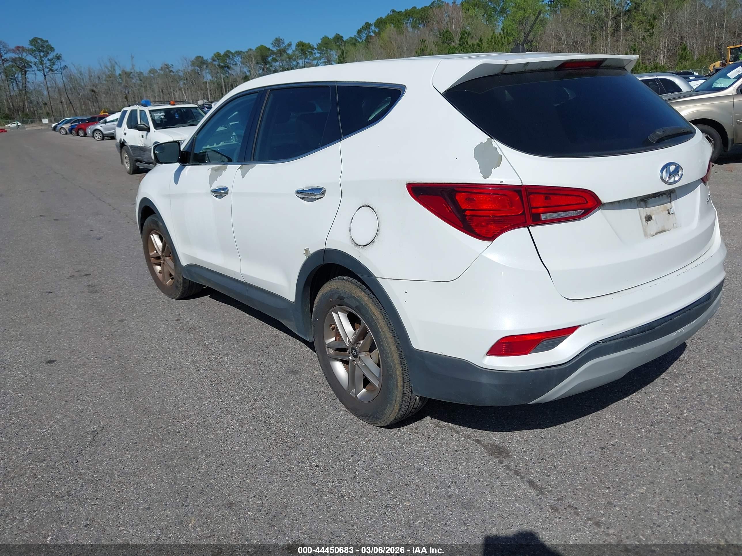 HYUNDAI SANTA image 3