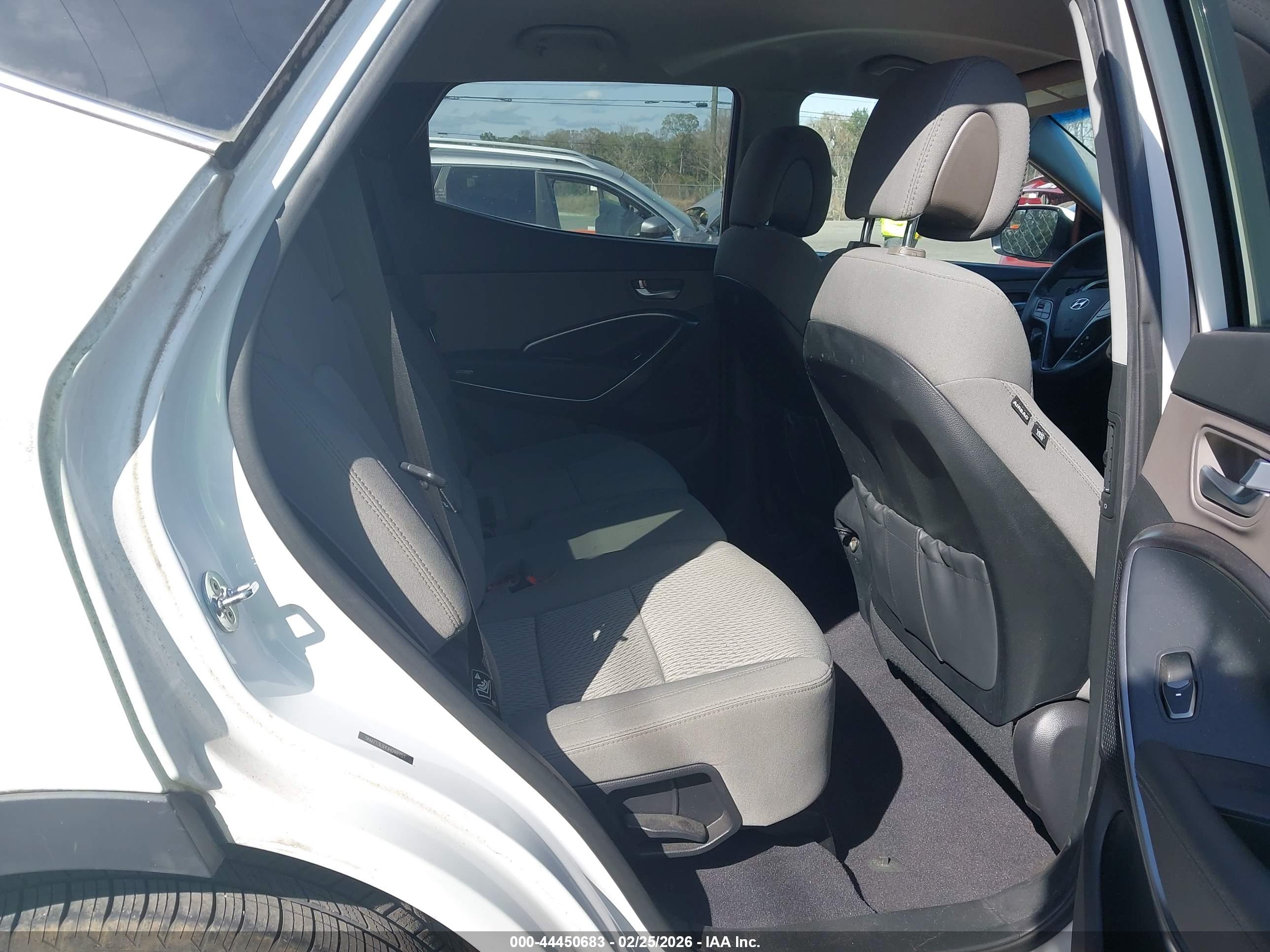 HYUNDAI SANTA image 8
