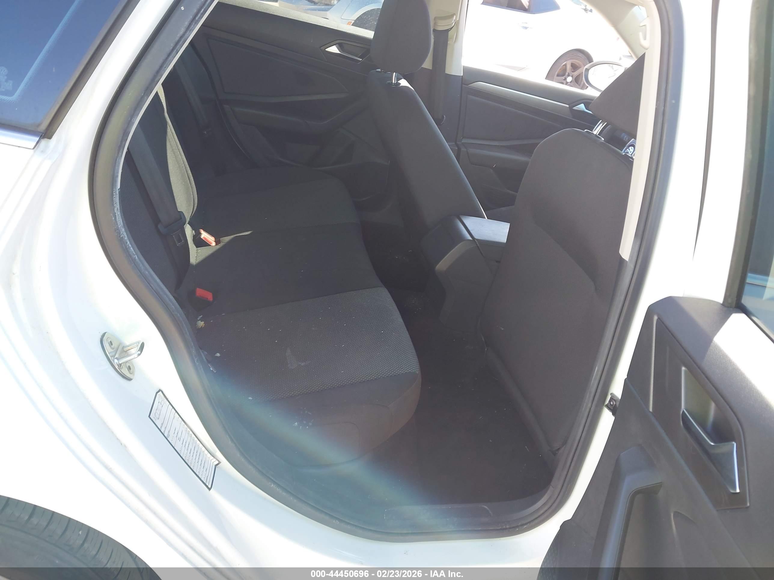 VOLKSWAGEN JETTA image 8