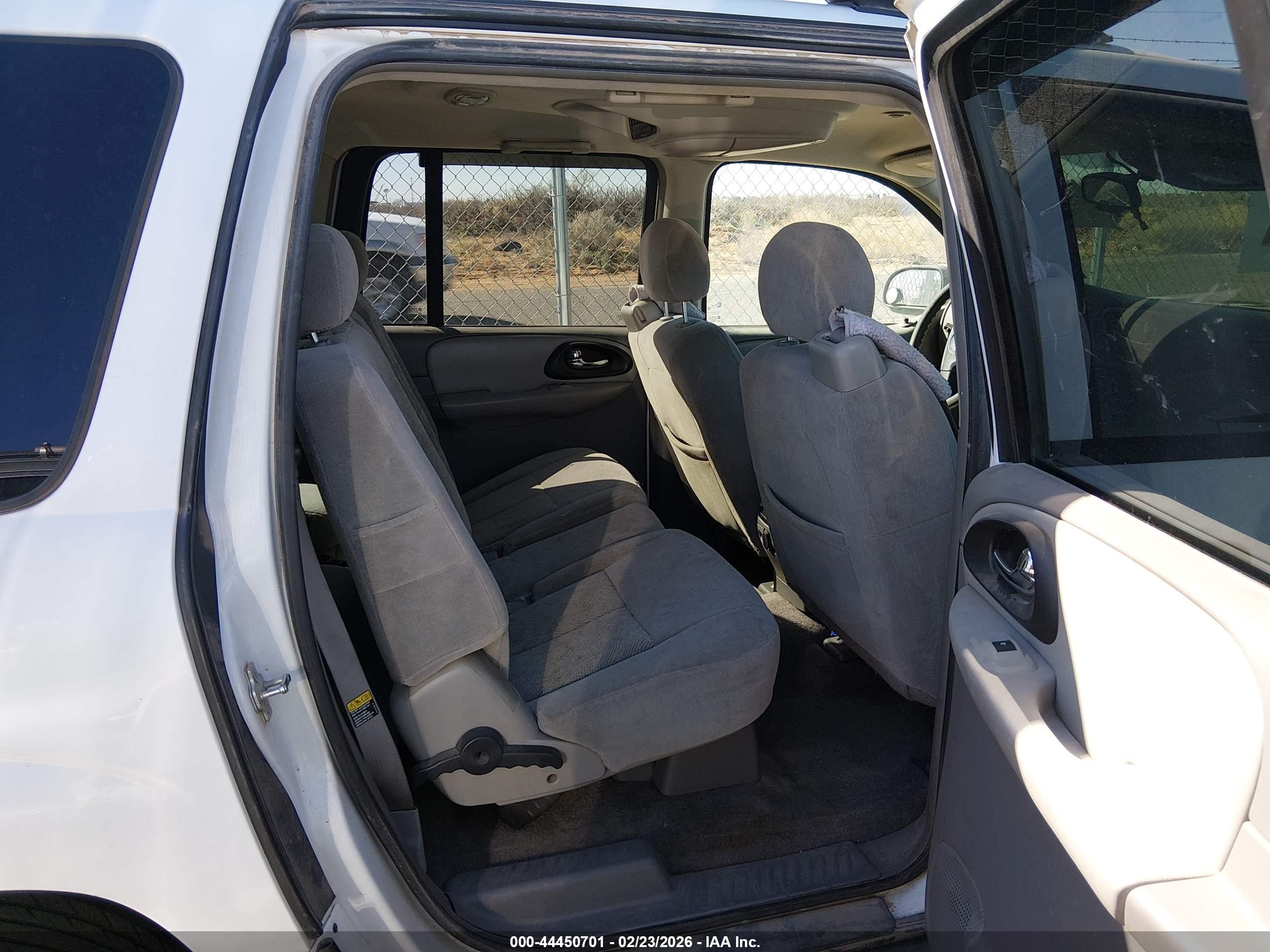 CHEVROLET TRAILBLAZER image 8