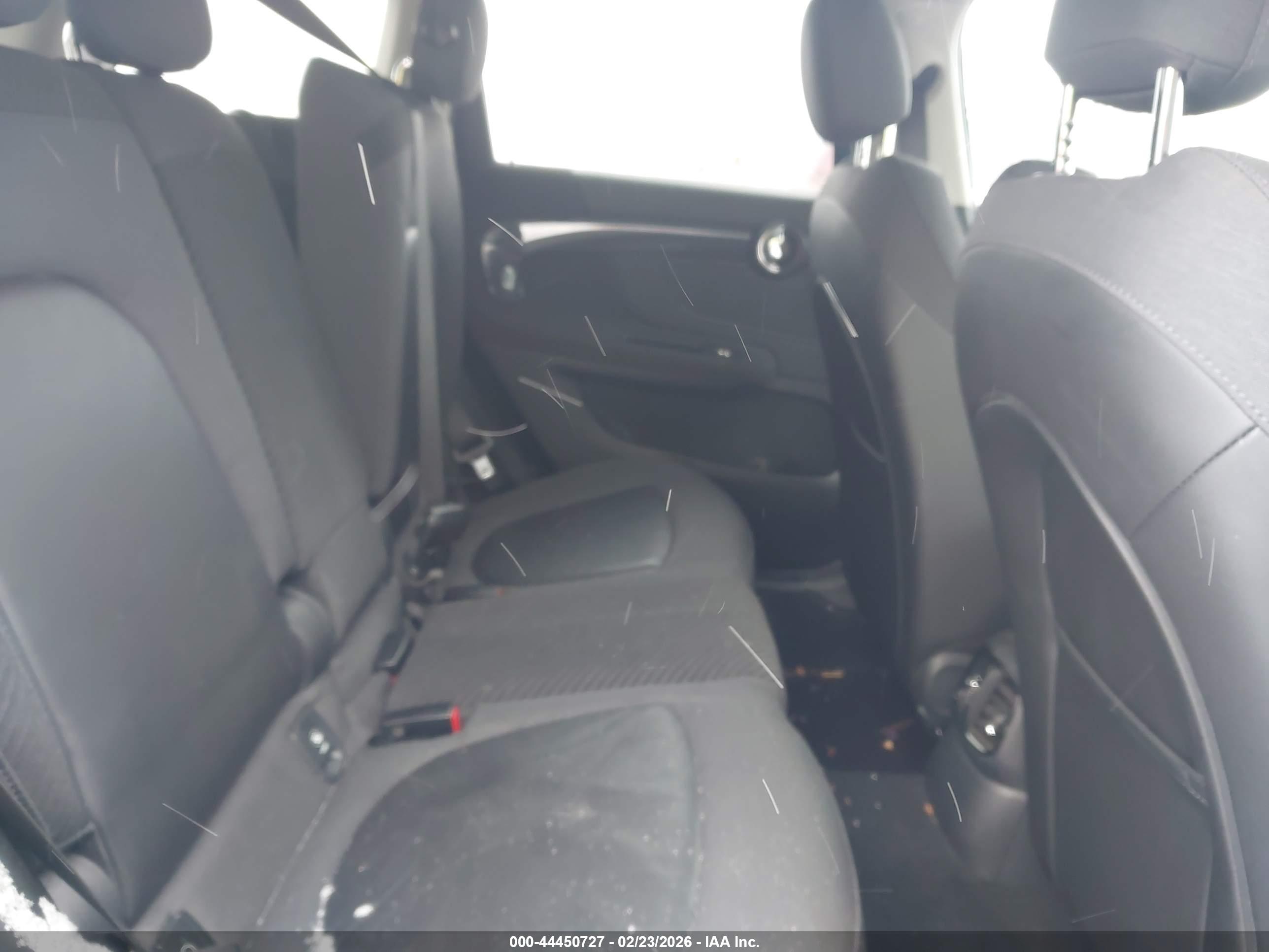 MINI COUNTRYMAN image 8