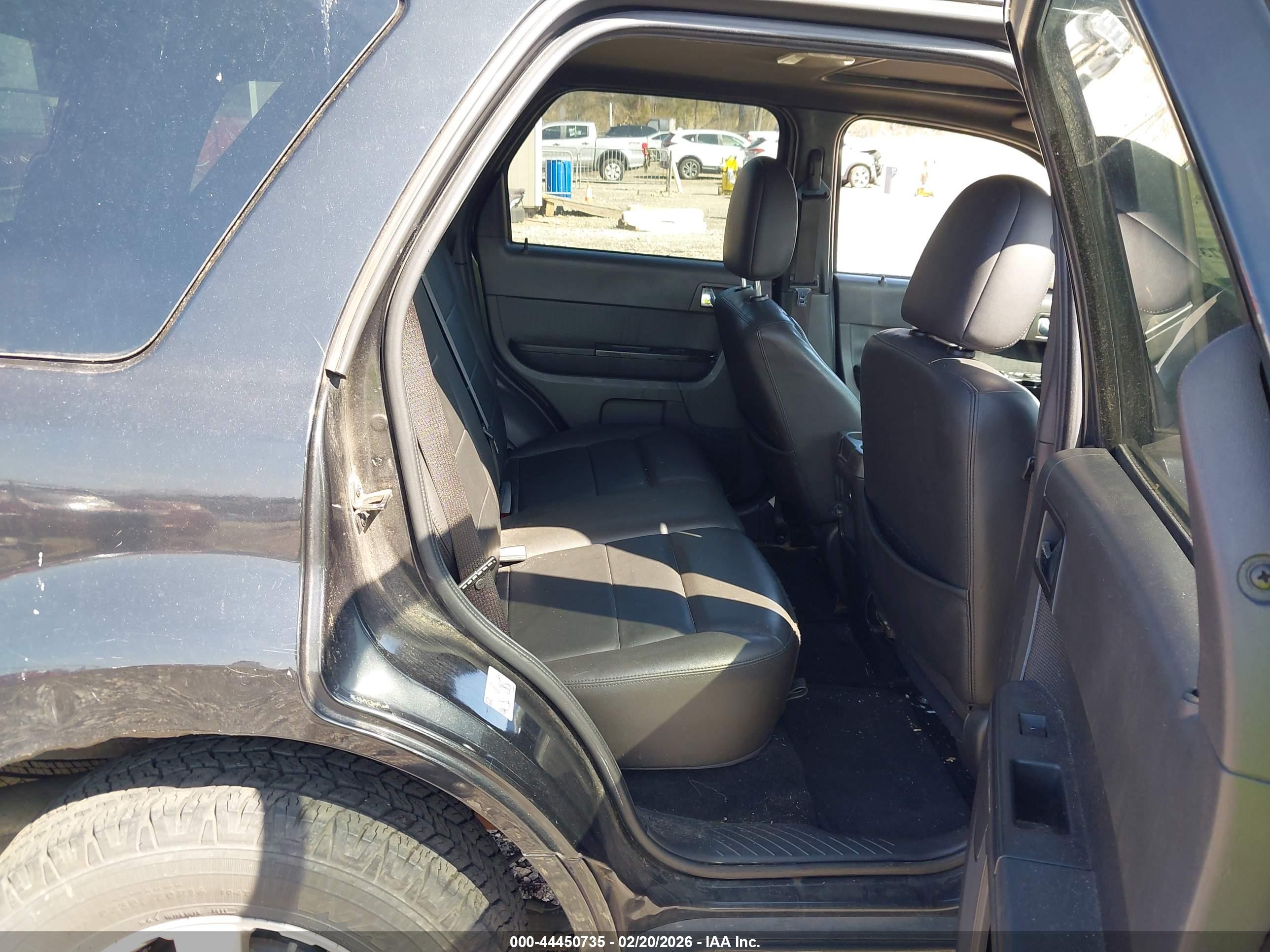 FORD ESCAPE image 8