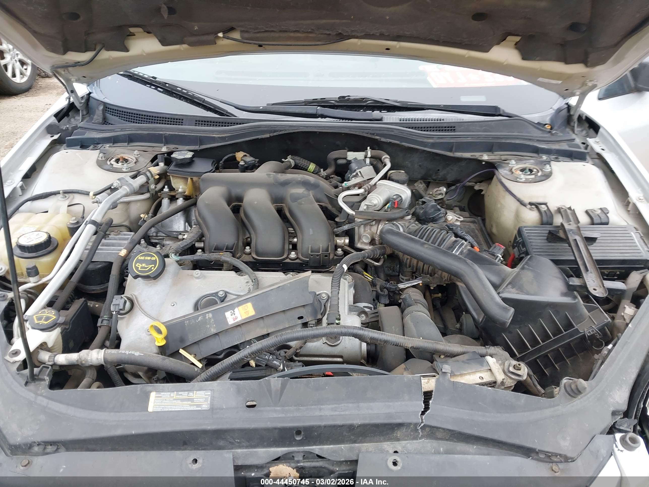 FORD FUSION image 10