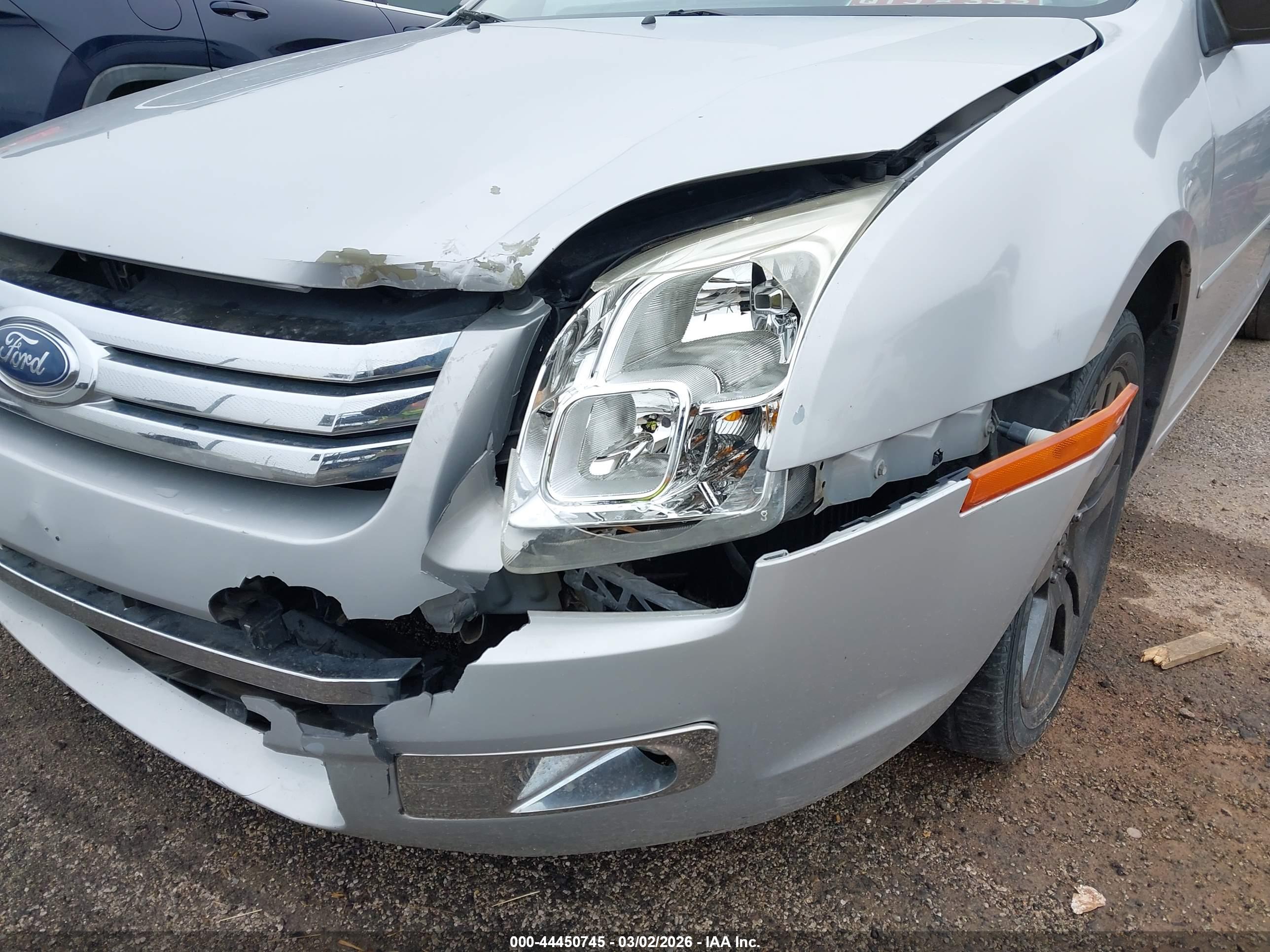 FORD FUSION image 6
