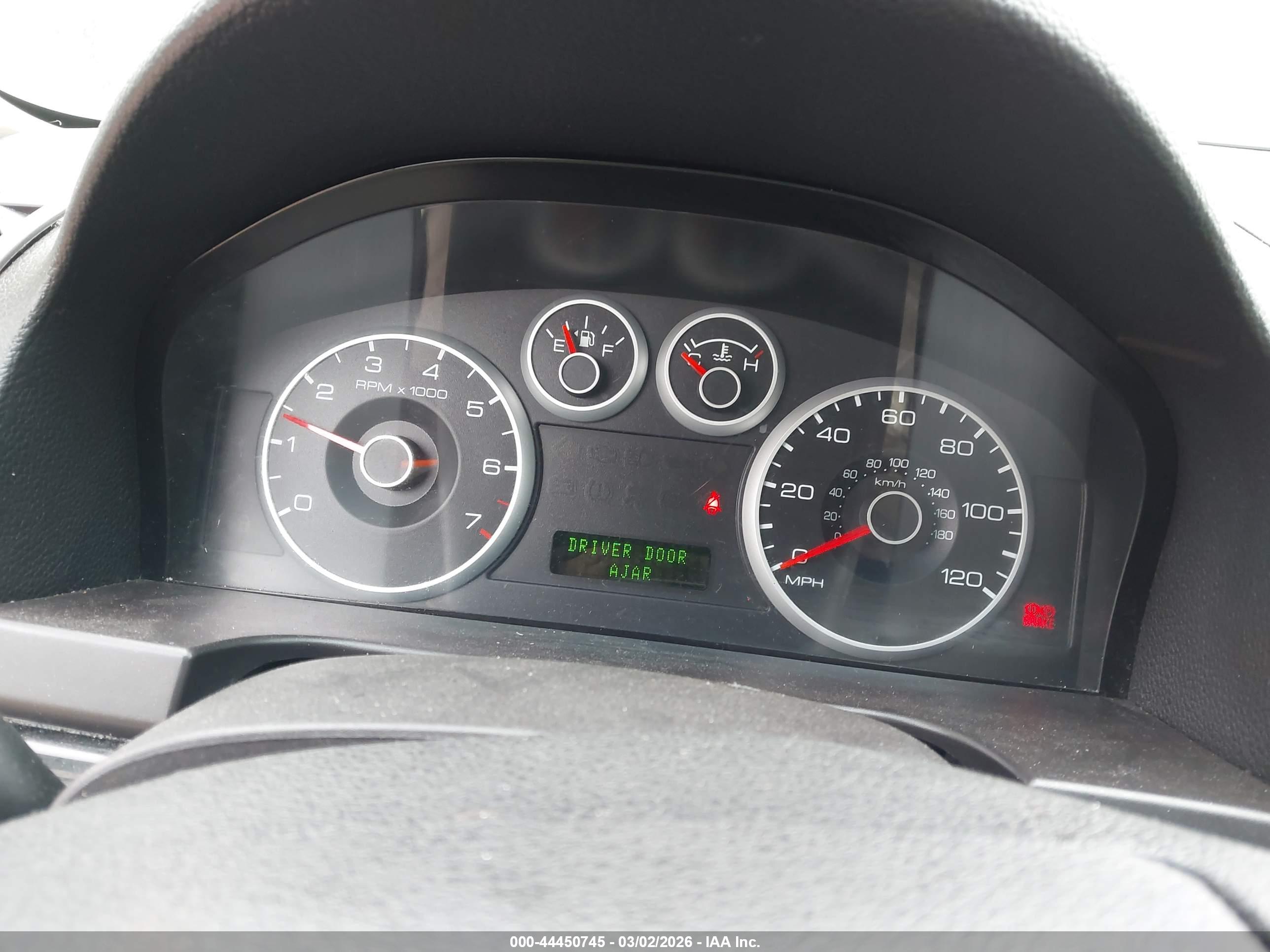 FORD FUSION image 7