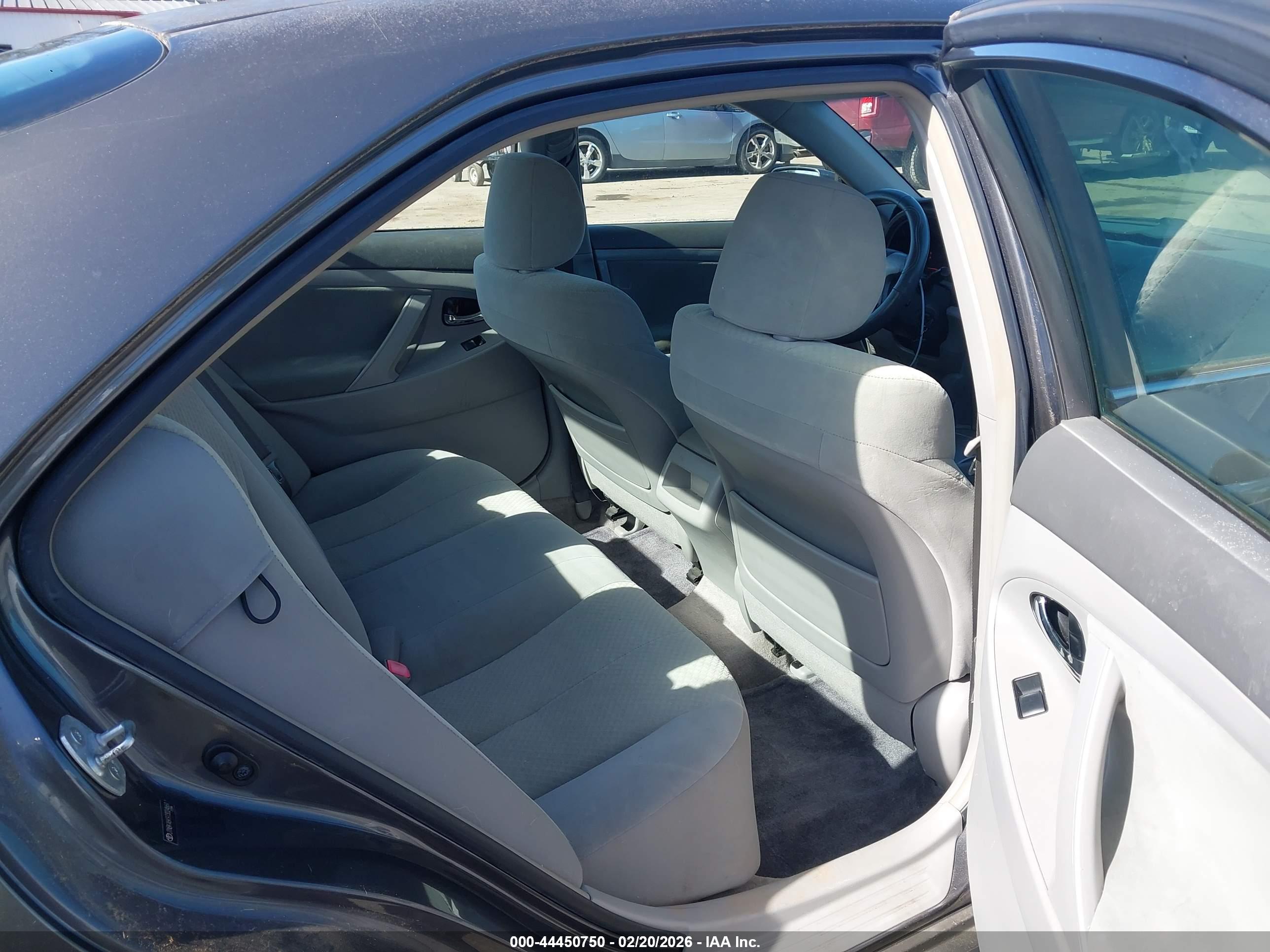 TOYOTA CAMRY image 8