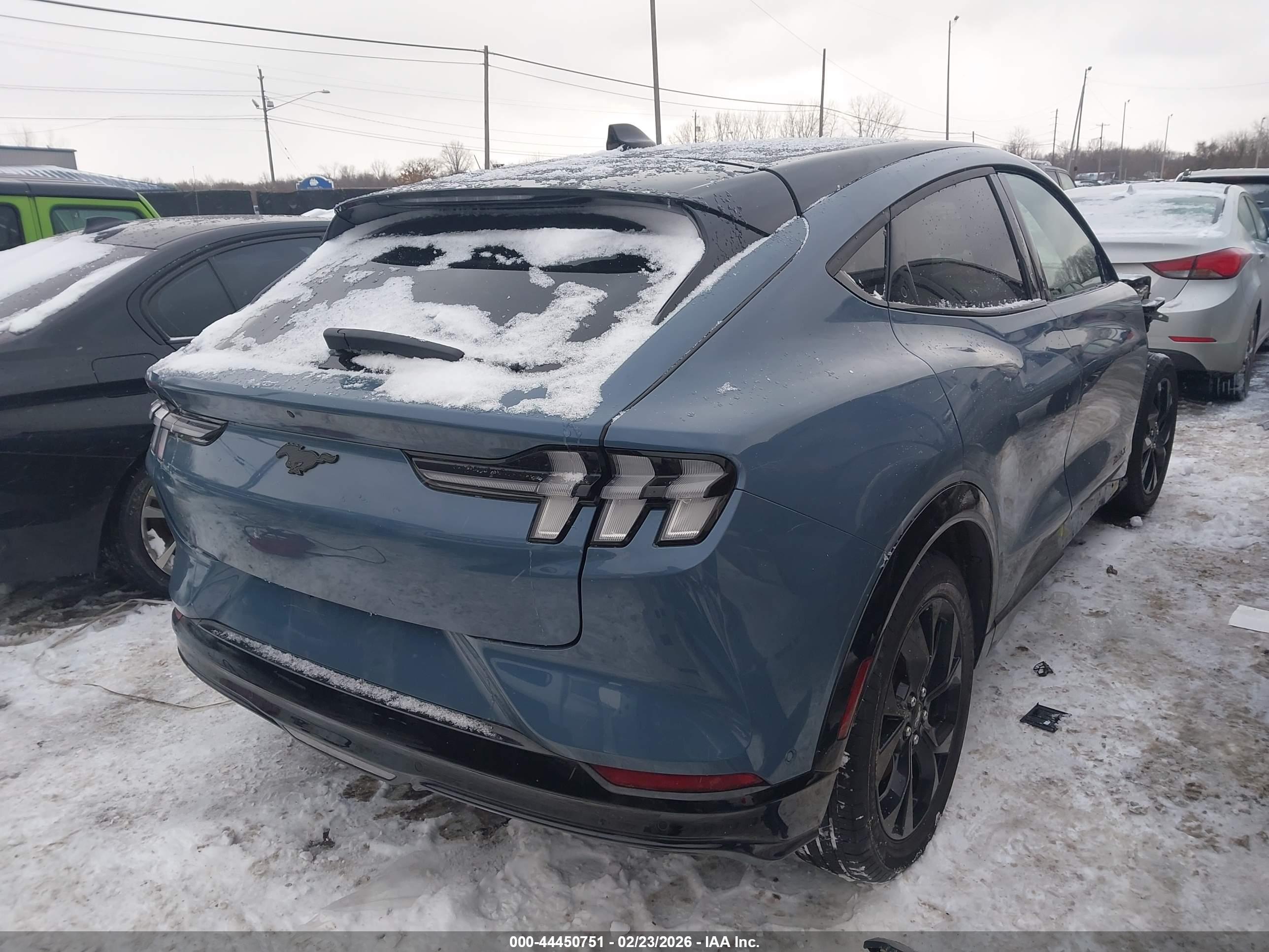 FORD MUSTANG image 4