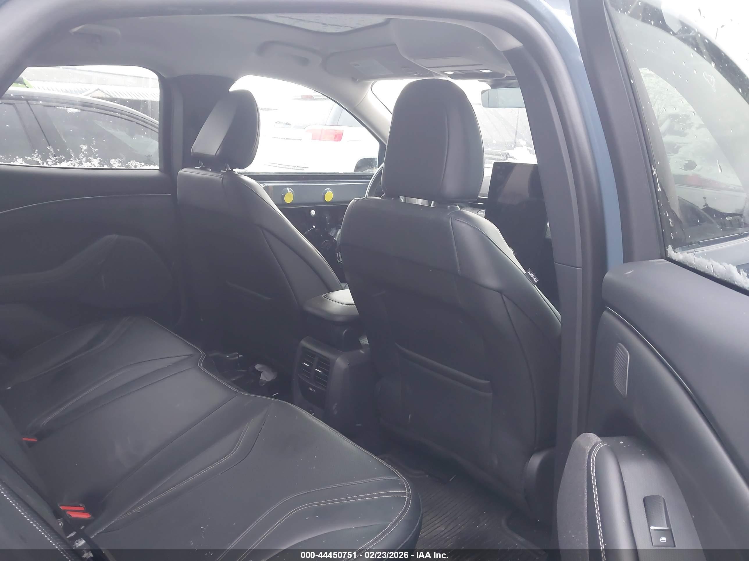 FORD MUSTANG image 8