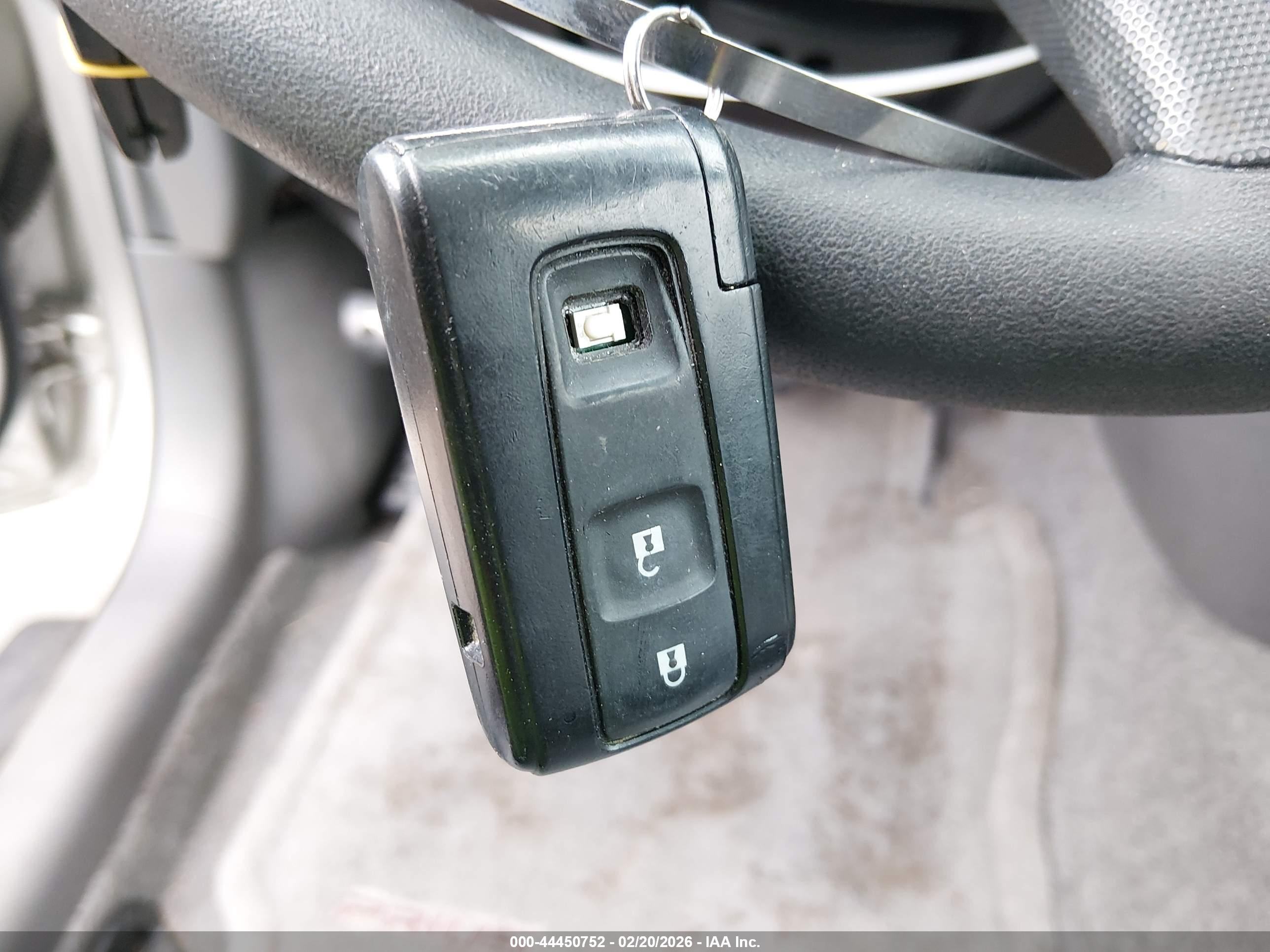 TOYOTA PRIUS image 11