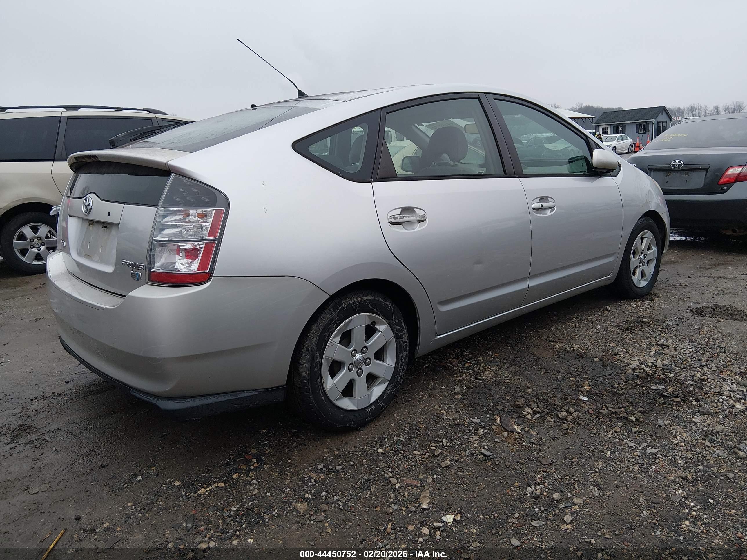 TOYOTA PRIUS image 4