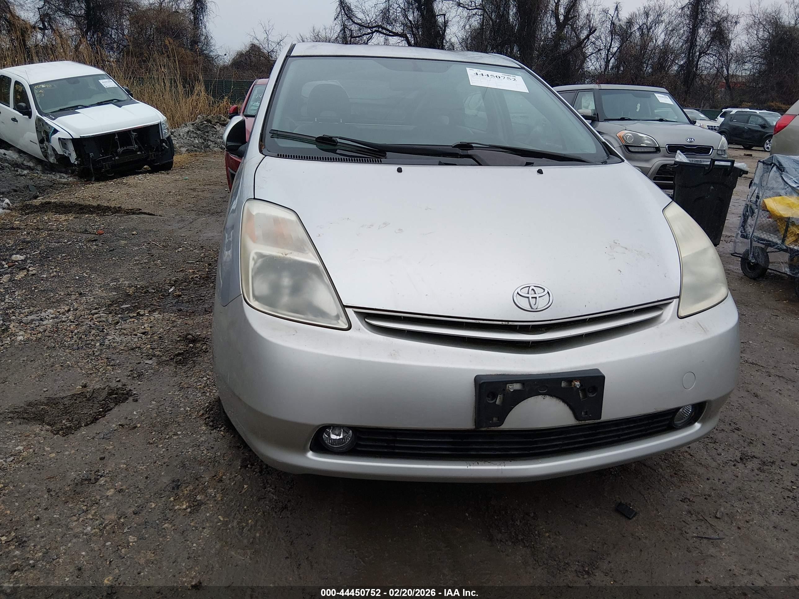 TOYOTA PRIUS image 6