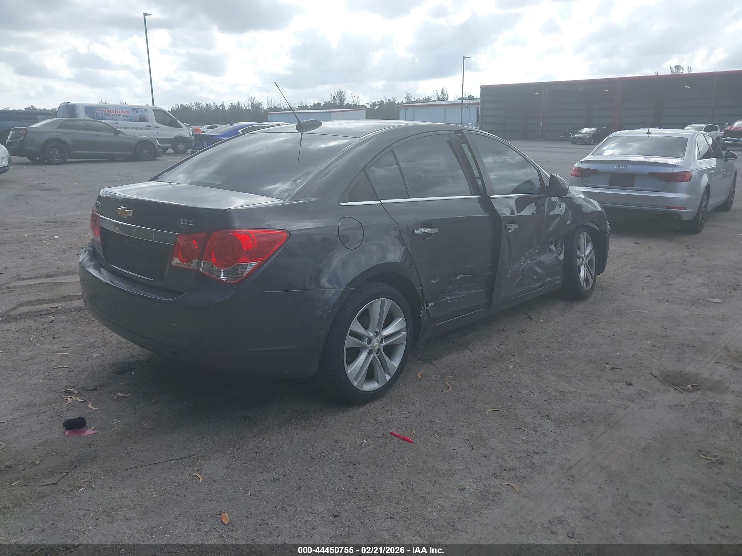 CHEVROLET CRUZE image 4