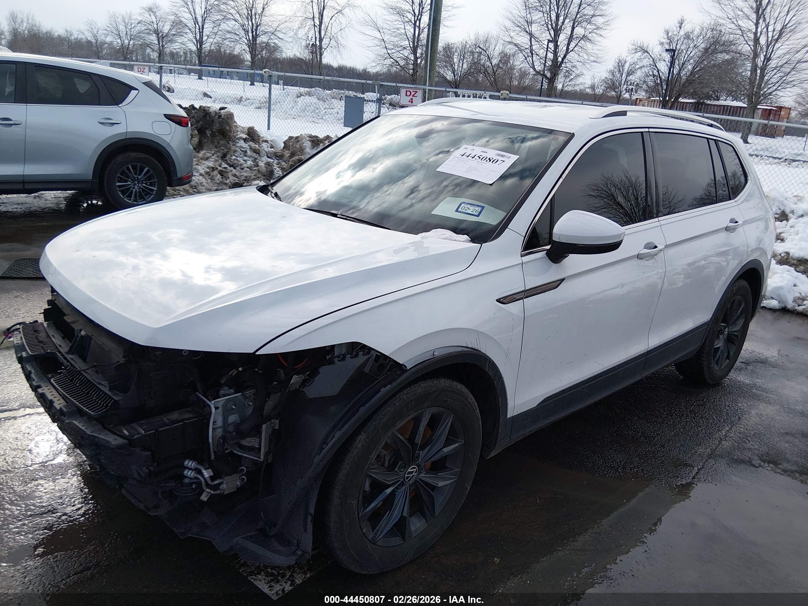 VOLKSWAGEN TIGUAN image 2