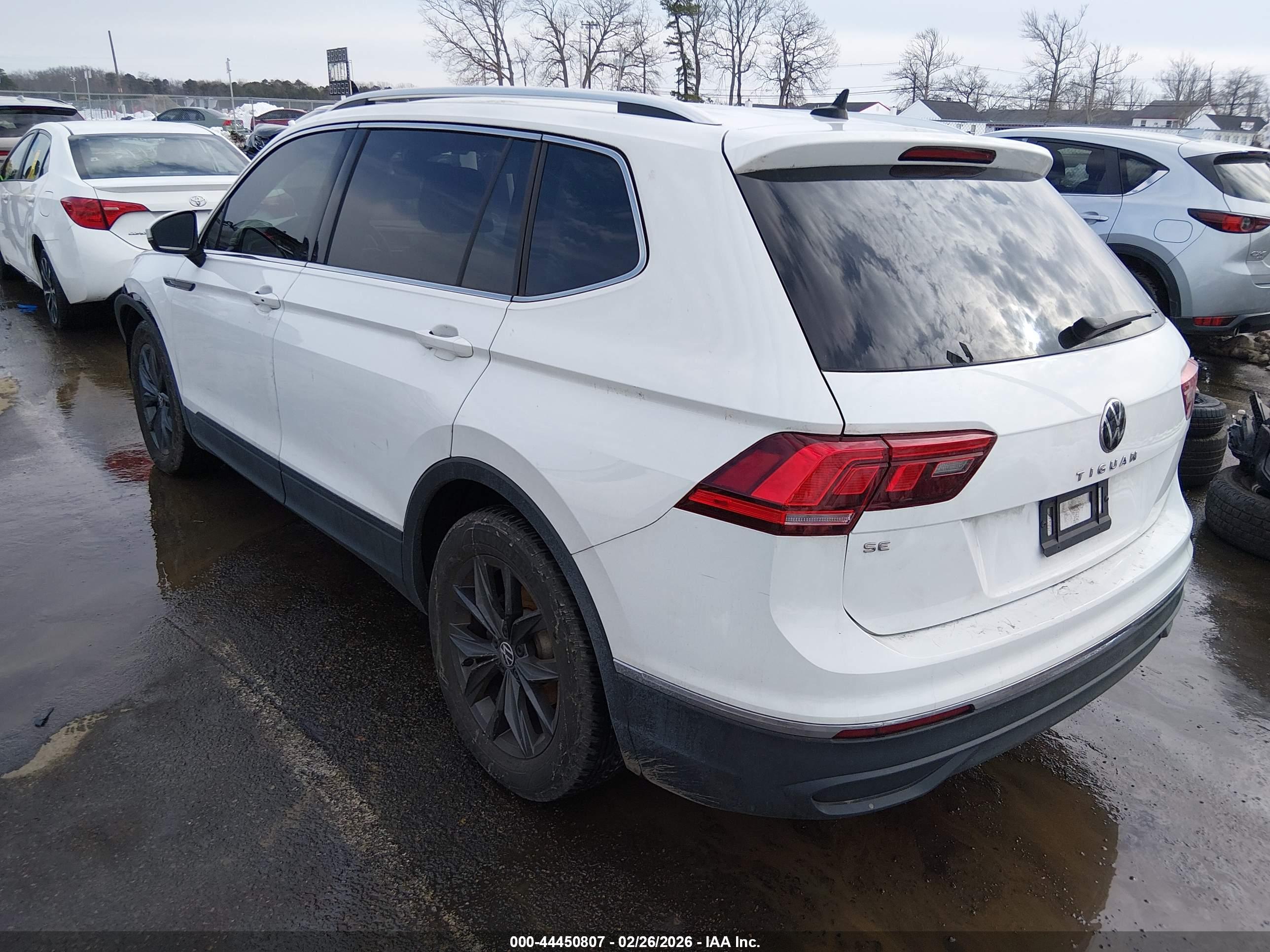 VOLKSWAGEN TIGUAN image 3