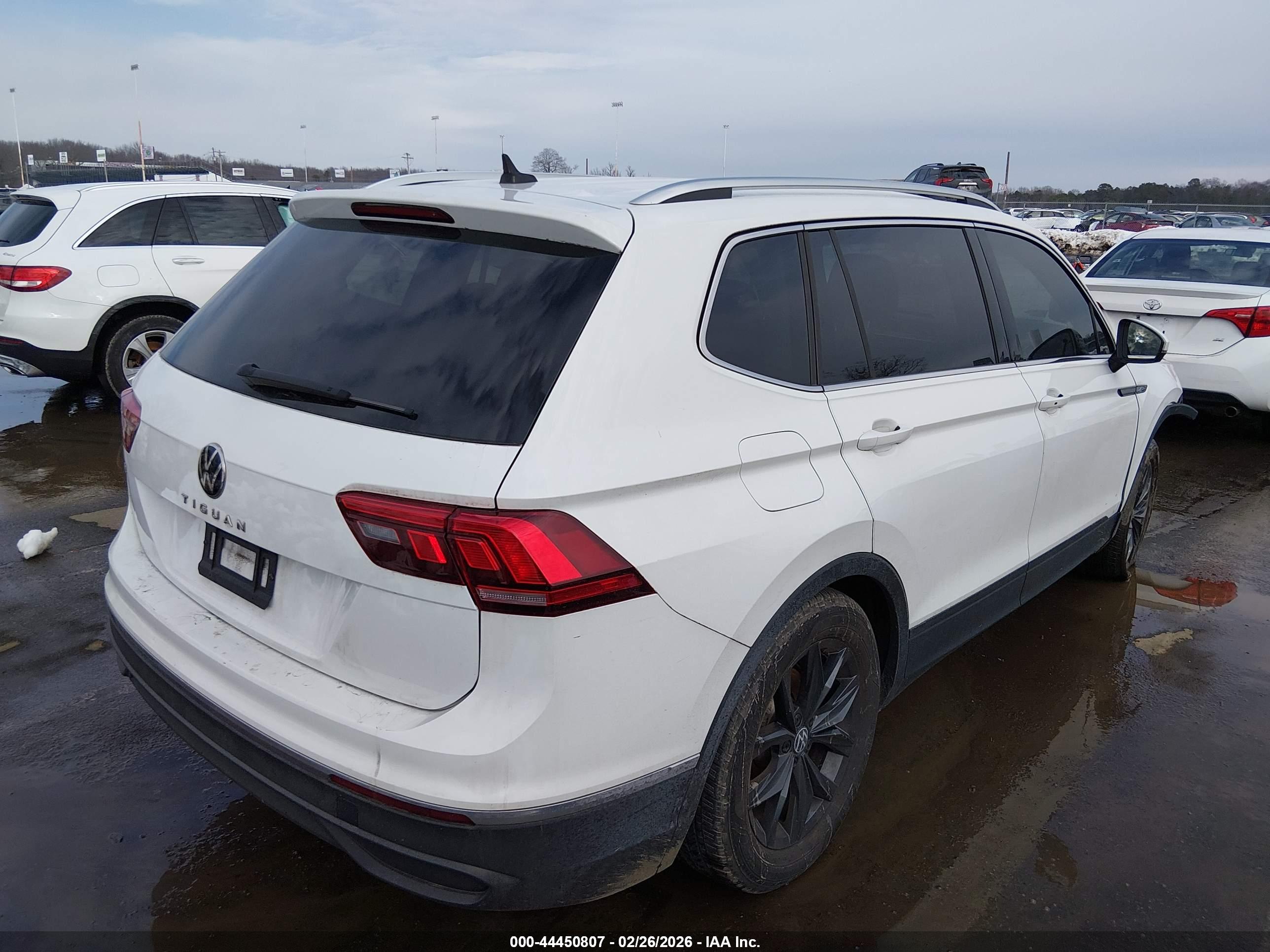 VOLKSWAGEN TIGUAN image 4