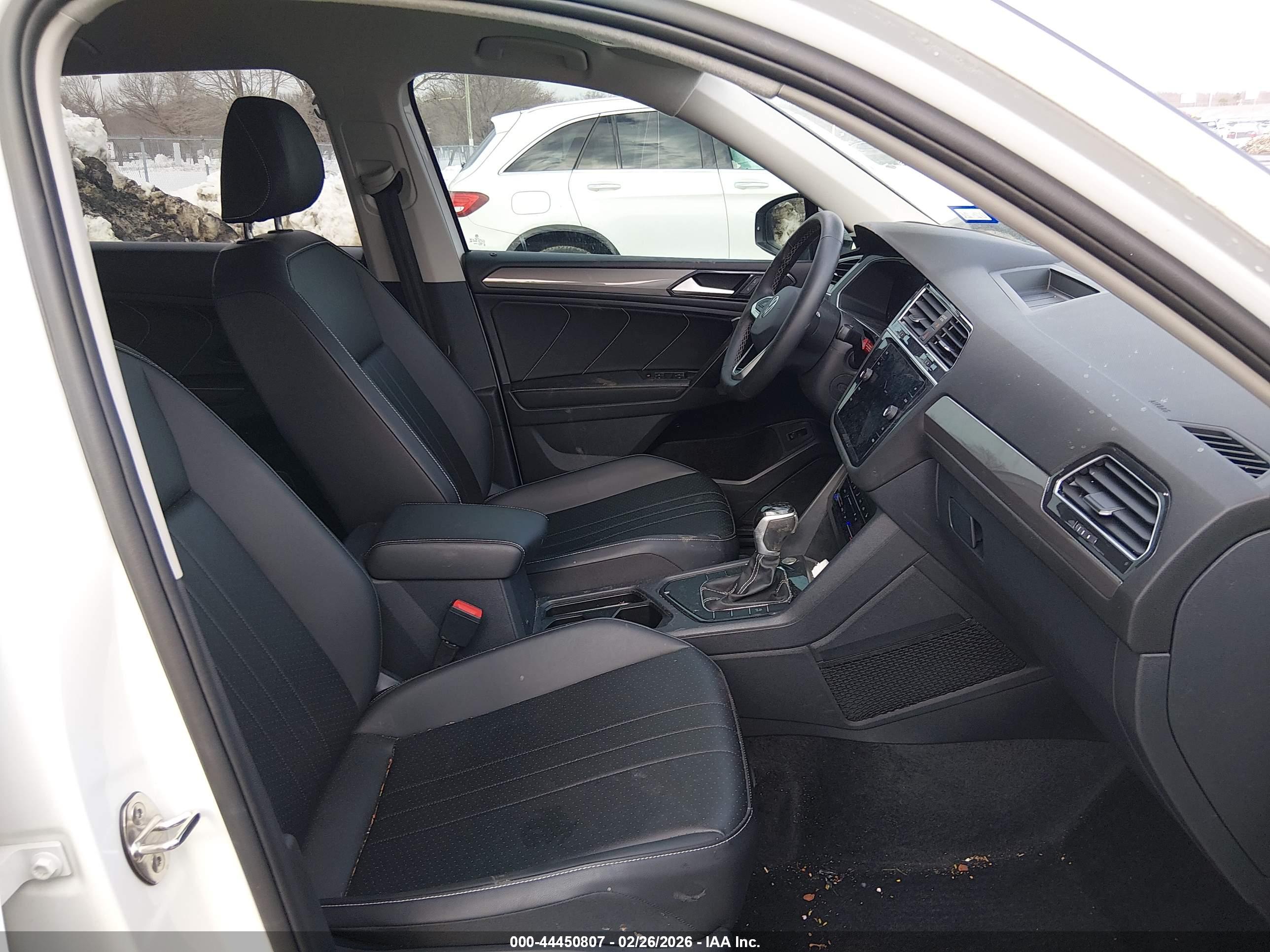 VOLKSWAGEN TIGUAN image 5
