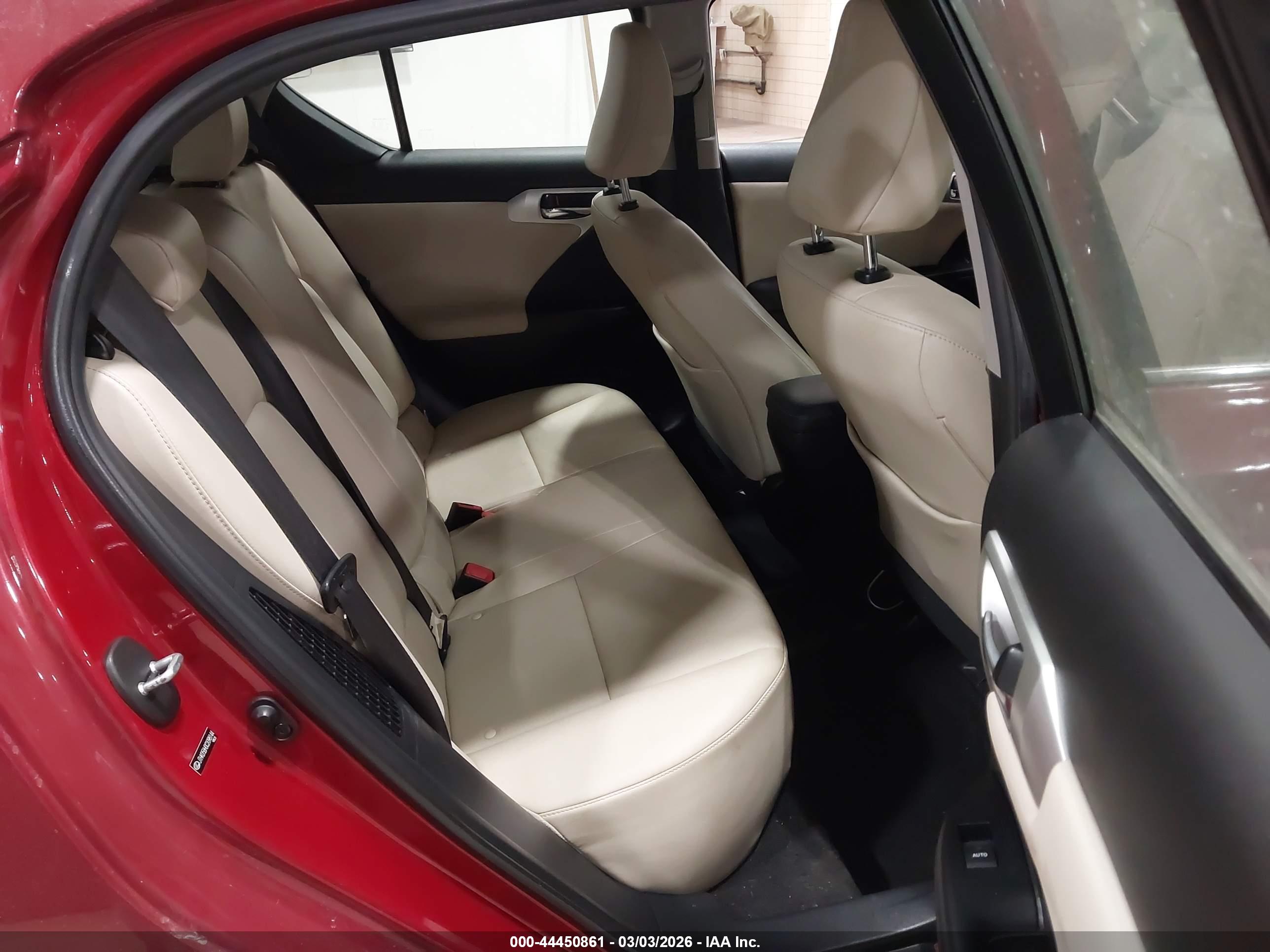 LEXUS CT image 8