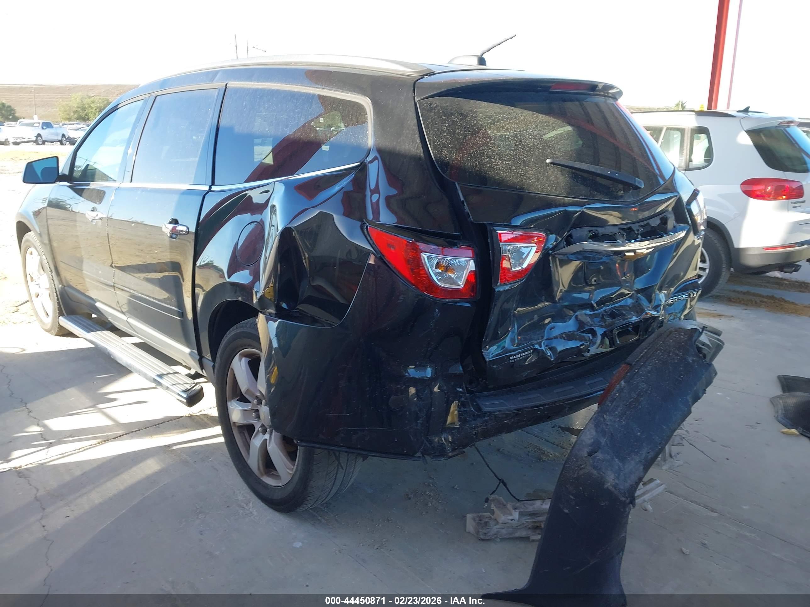 CHEVROLET TRAVERSE image 3