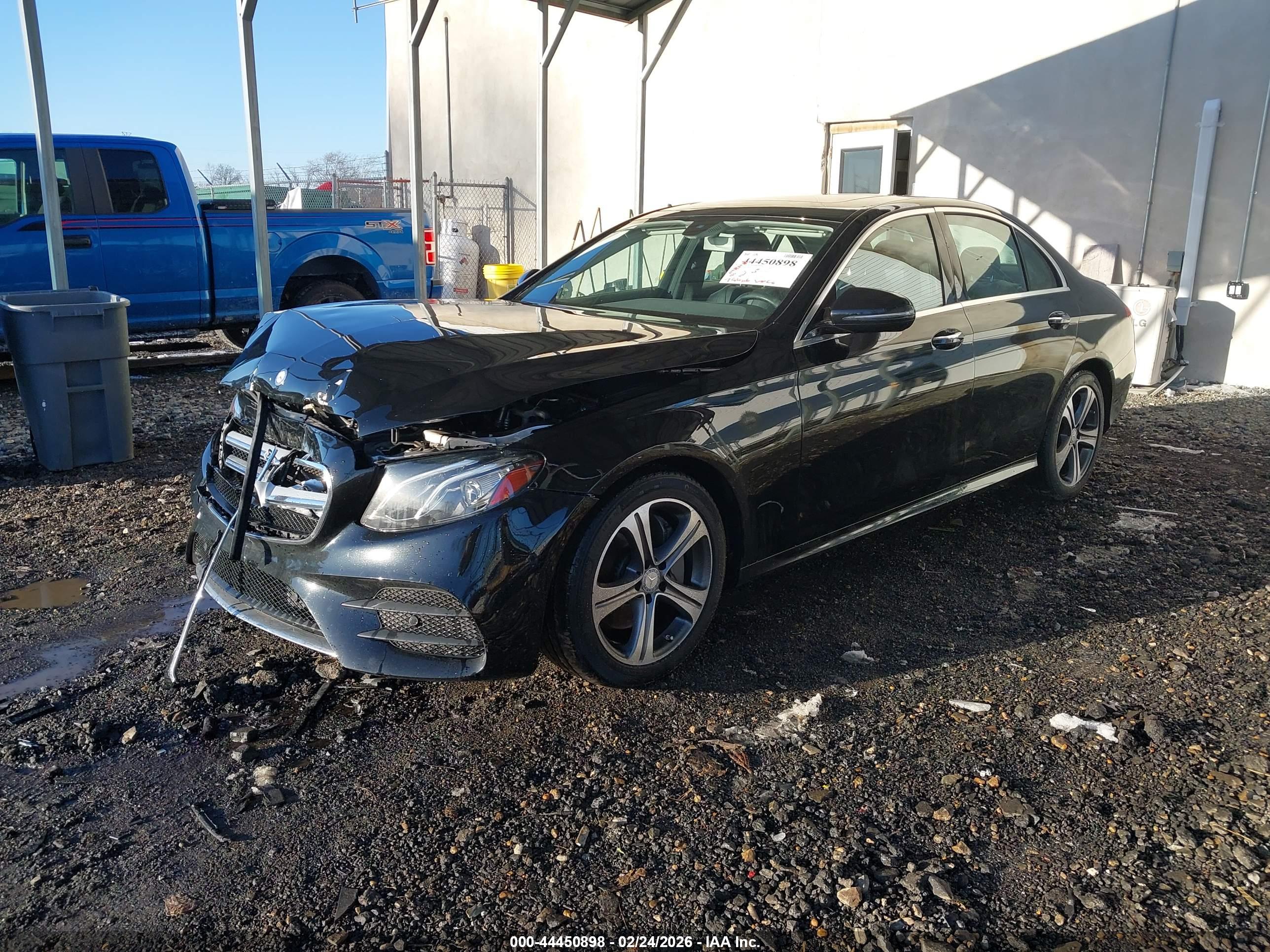 MERCEDES-BENZ E image 2