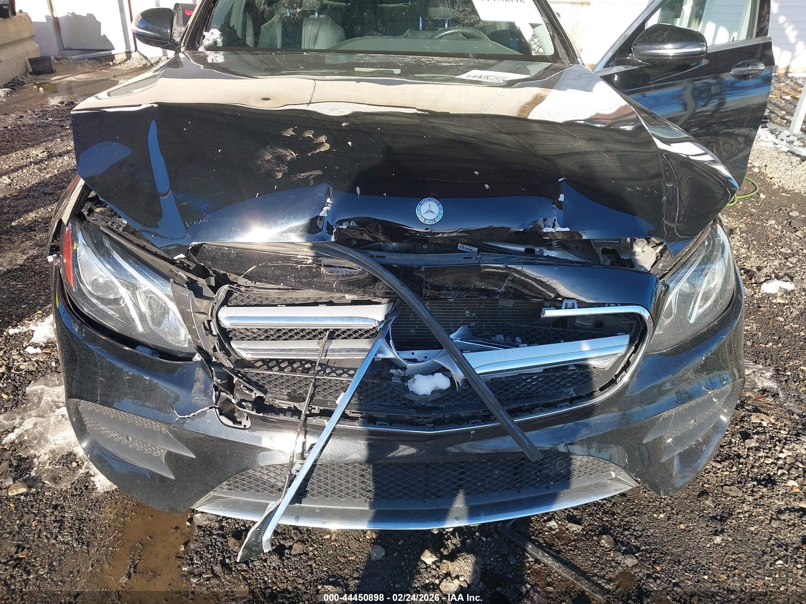MERCEDES-BENZ E image 6
