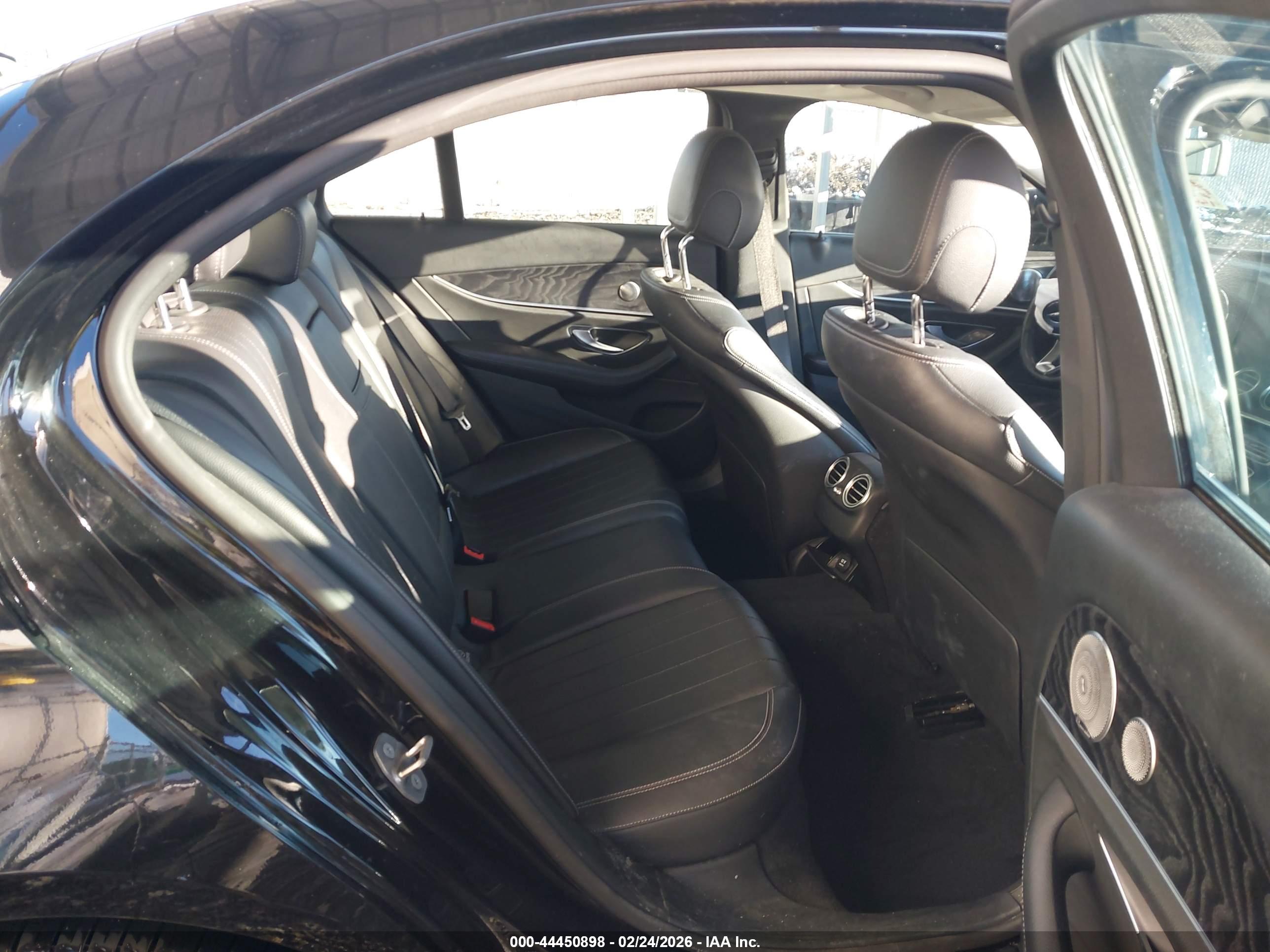 MERCEDES-BENZ E image 8